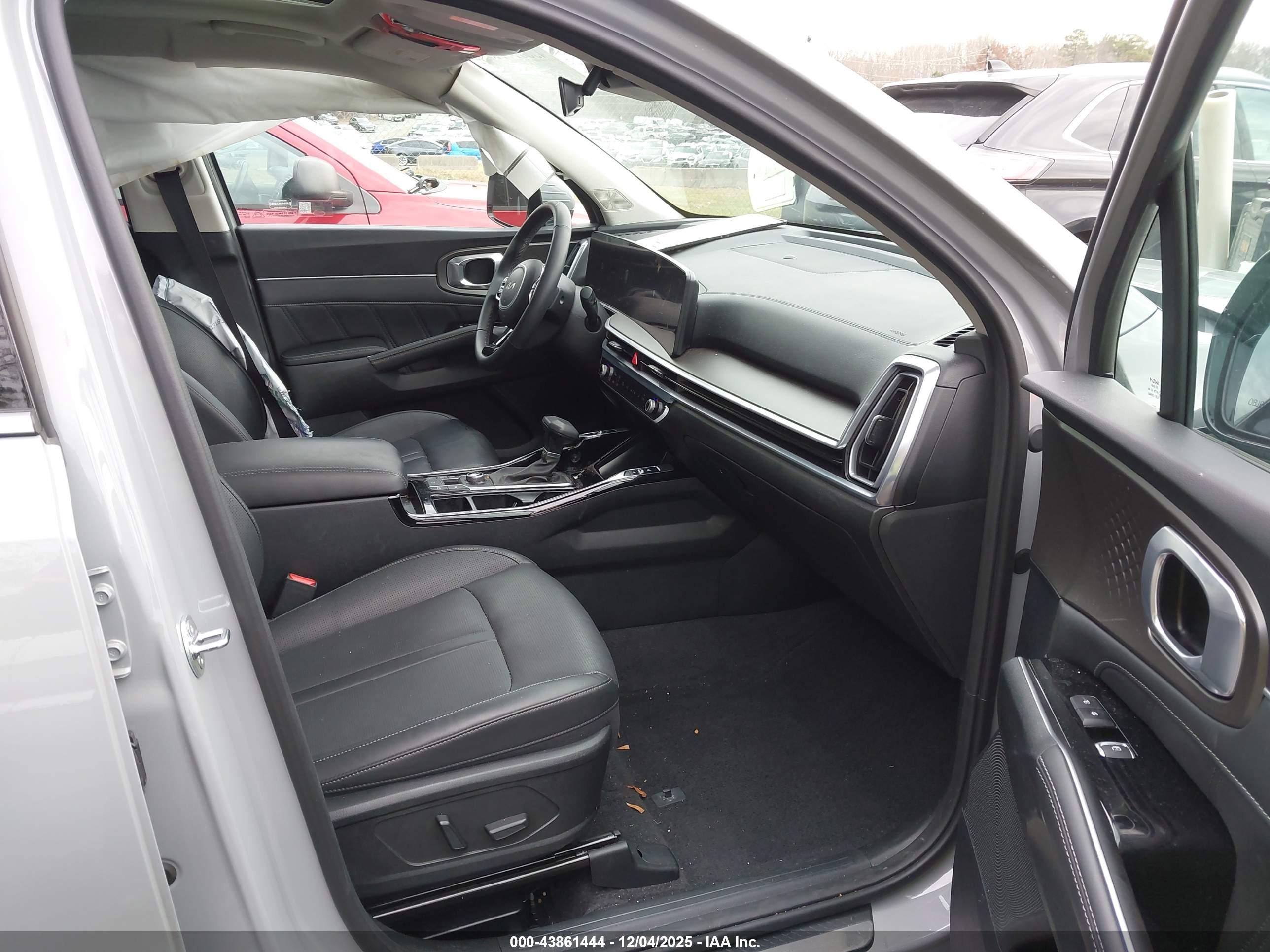 KIA SORENTO image 5