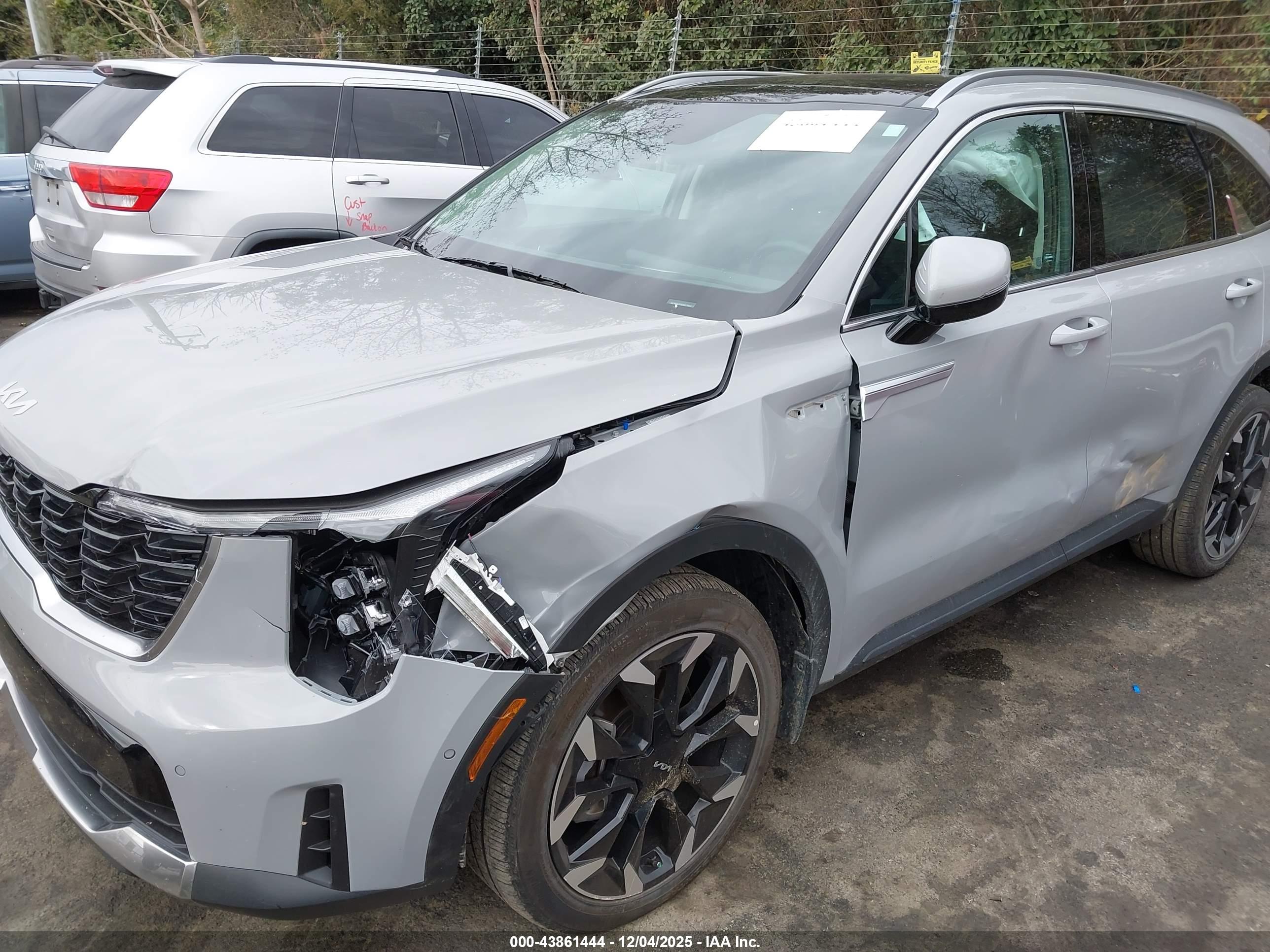 KIA SORENTO image 6