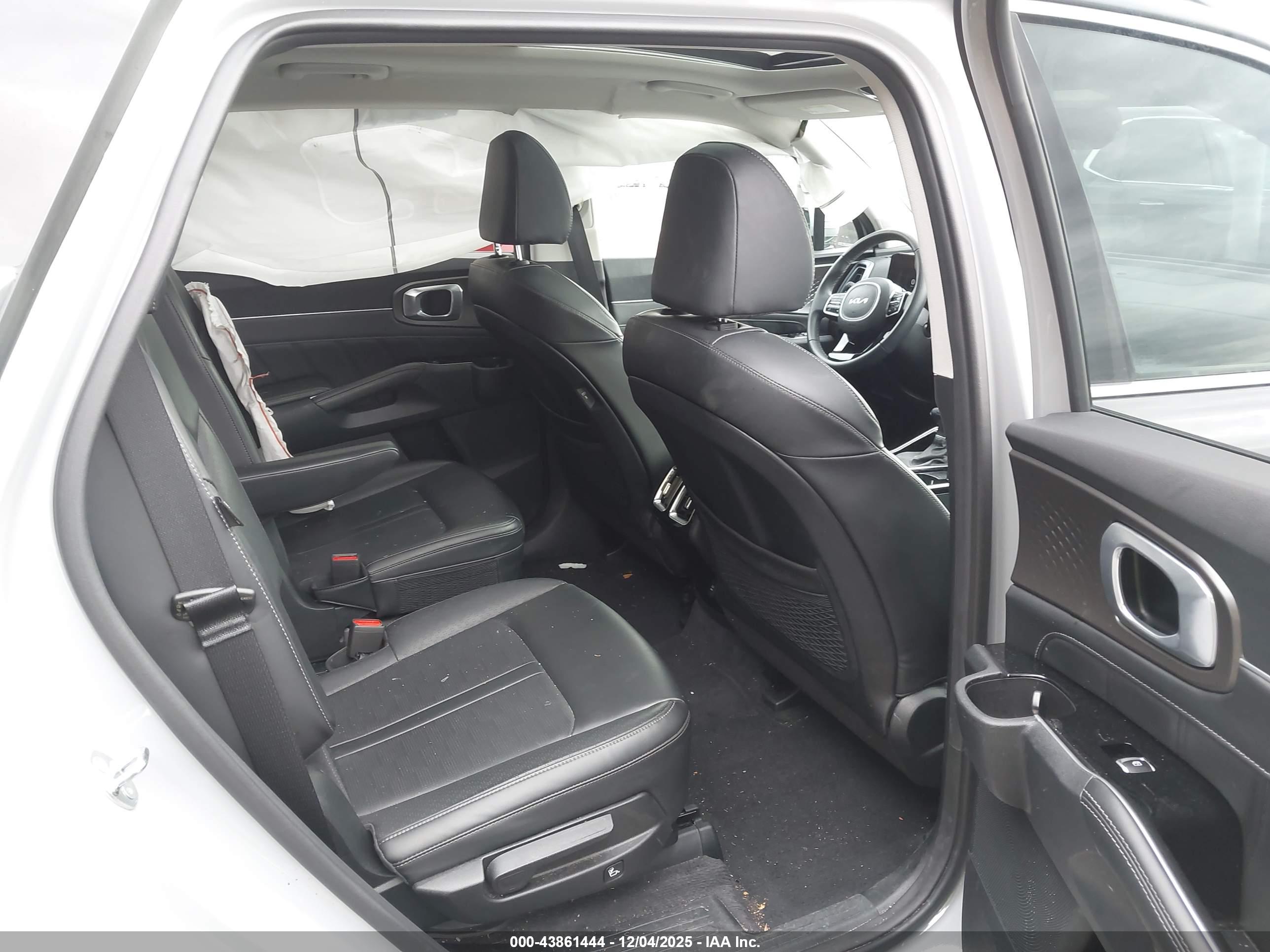 KIA SORENTO image 8