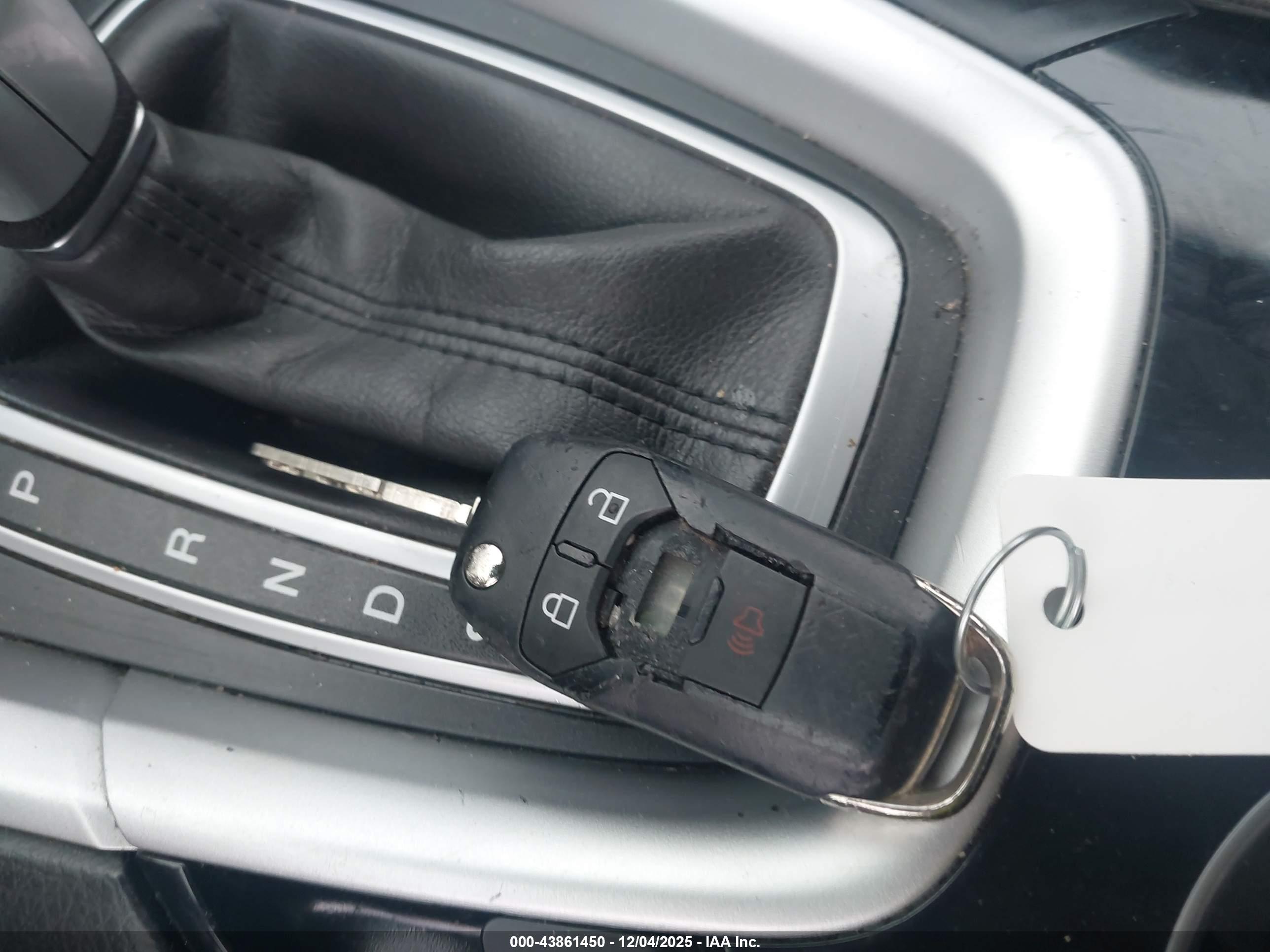 FORD FUSION image 11