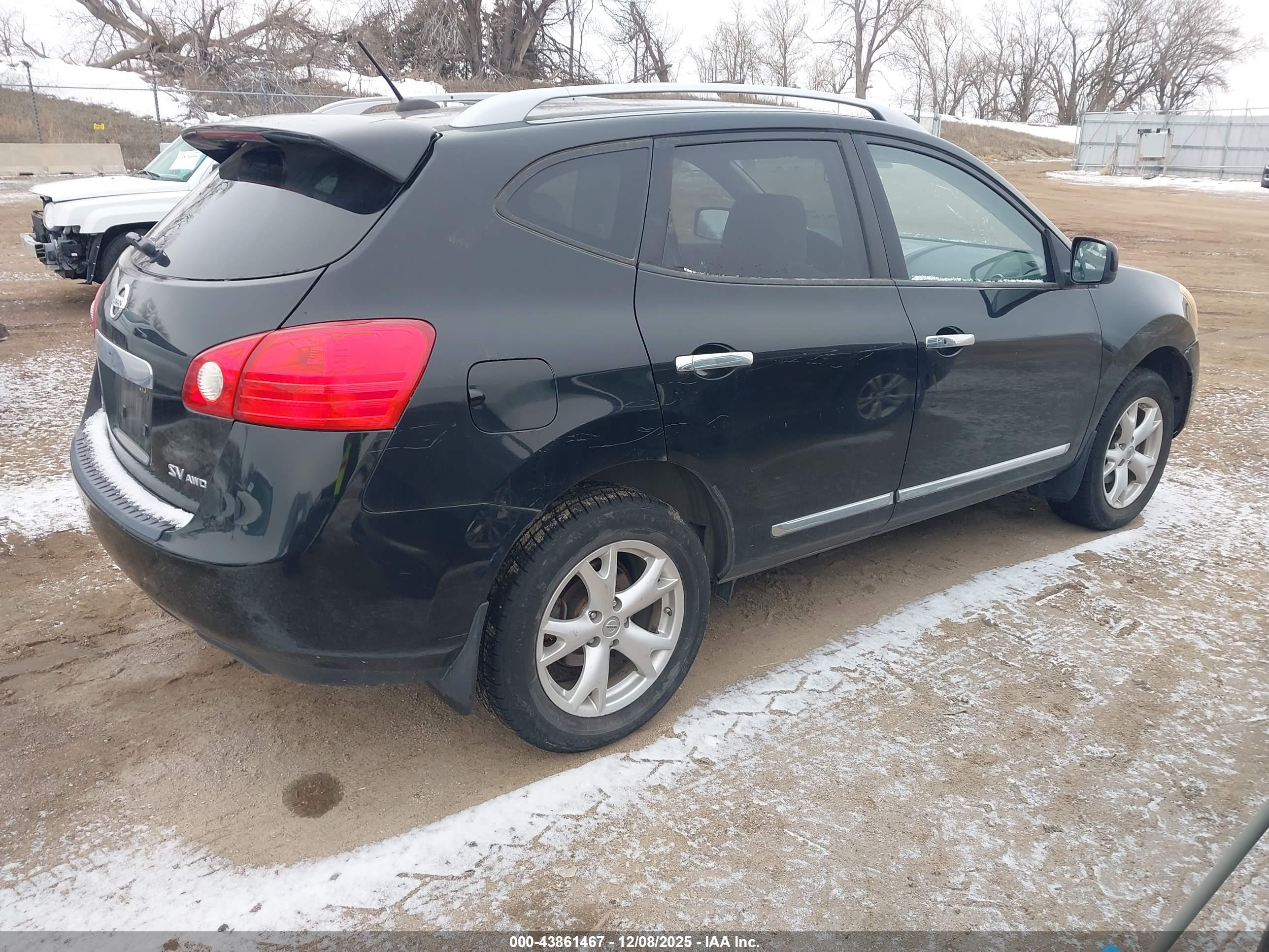 NISSAN ROGUE image 4
