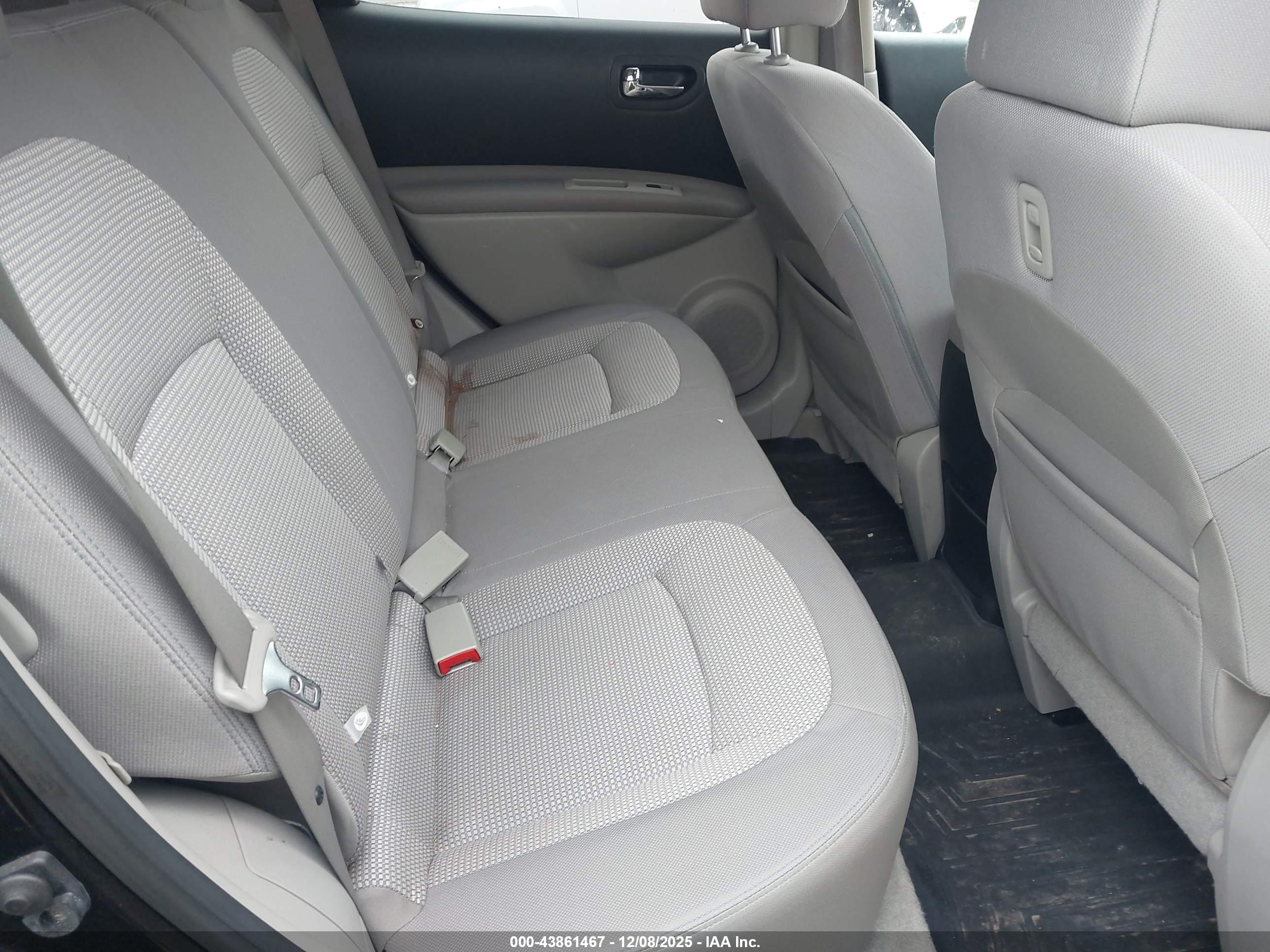 NISSAN ROGUE image 8