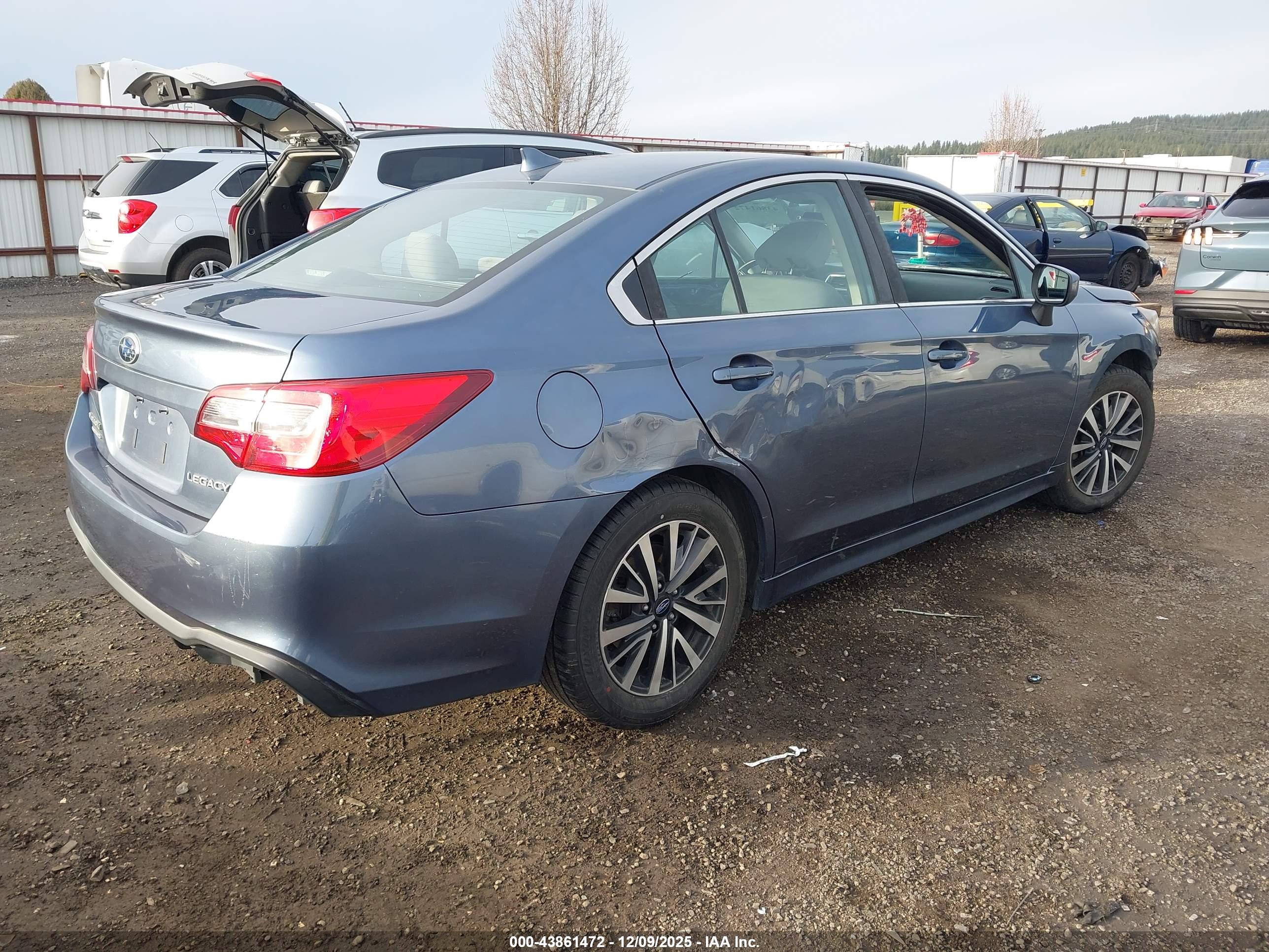 SUBARU LEGACY image 4