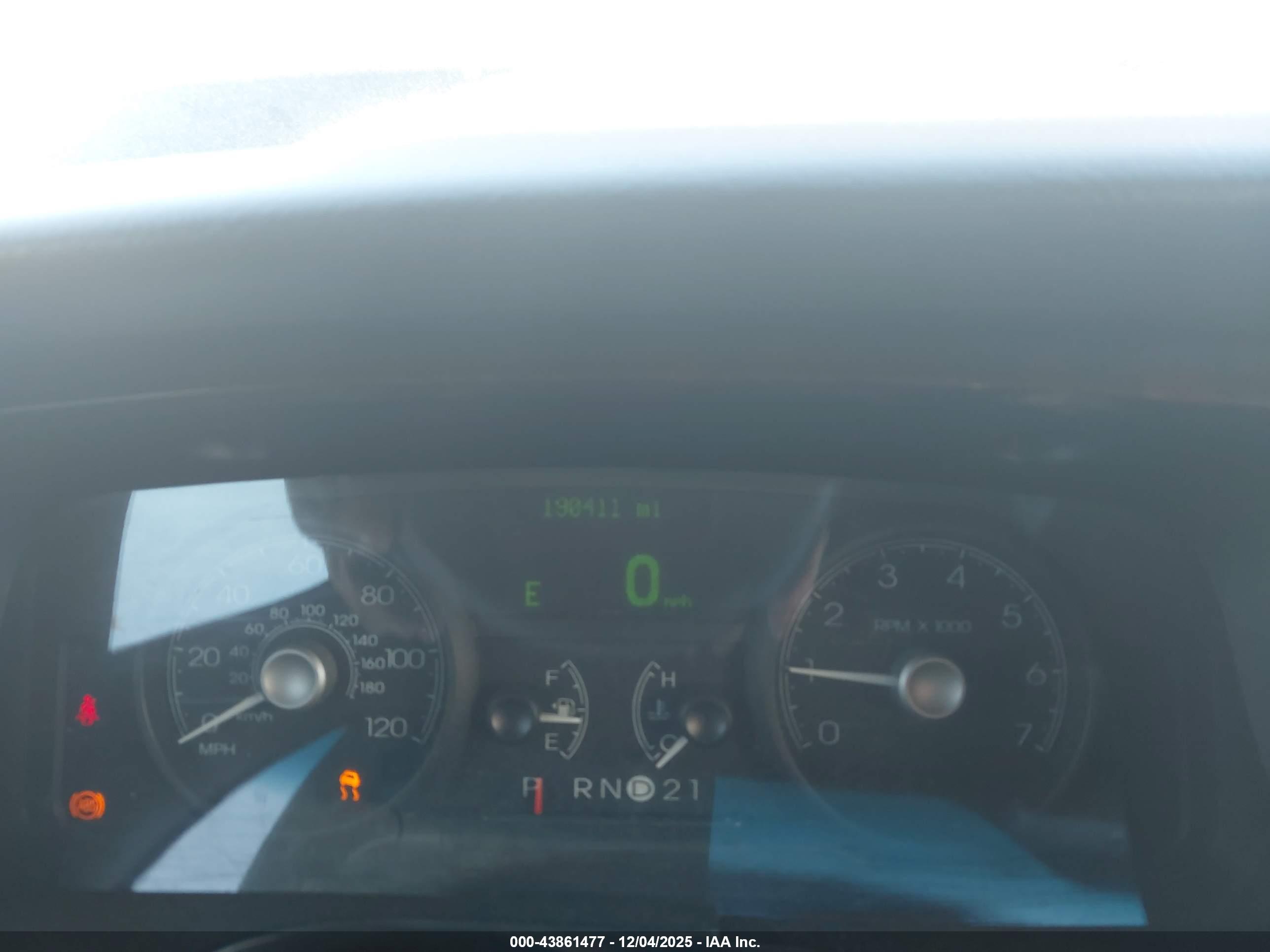 LINCOLN TOWN image 7