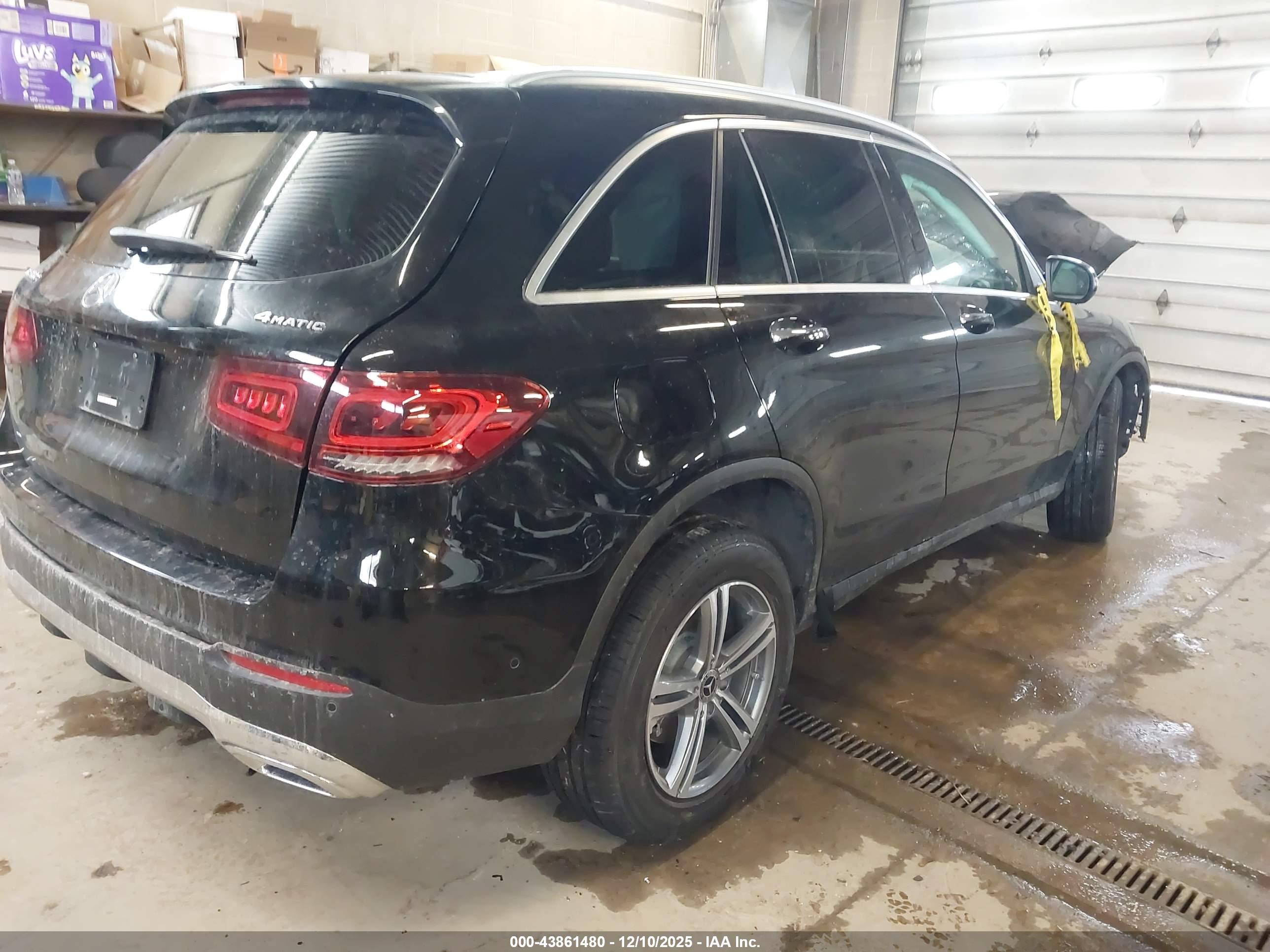 MERCEDES-BENZ GLC image 4