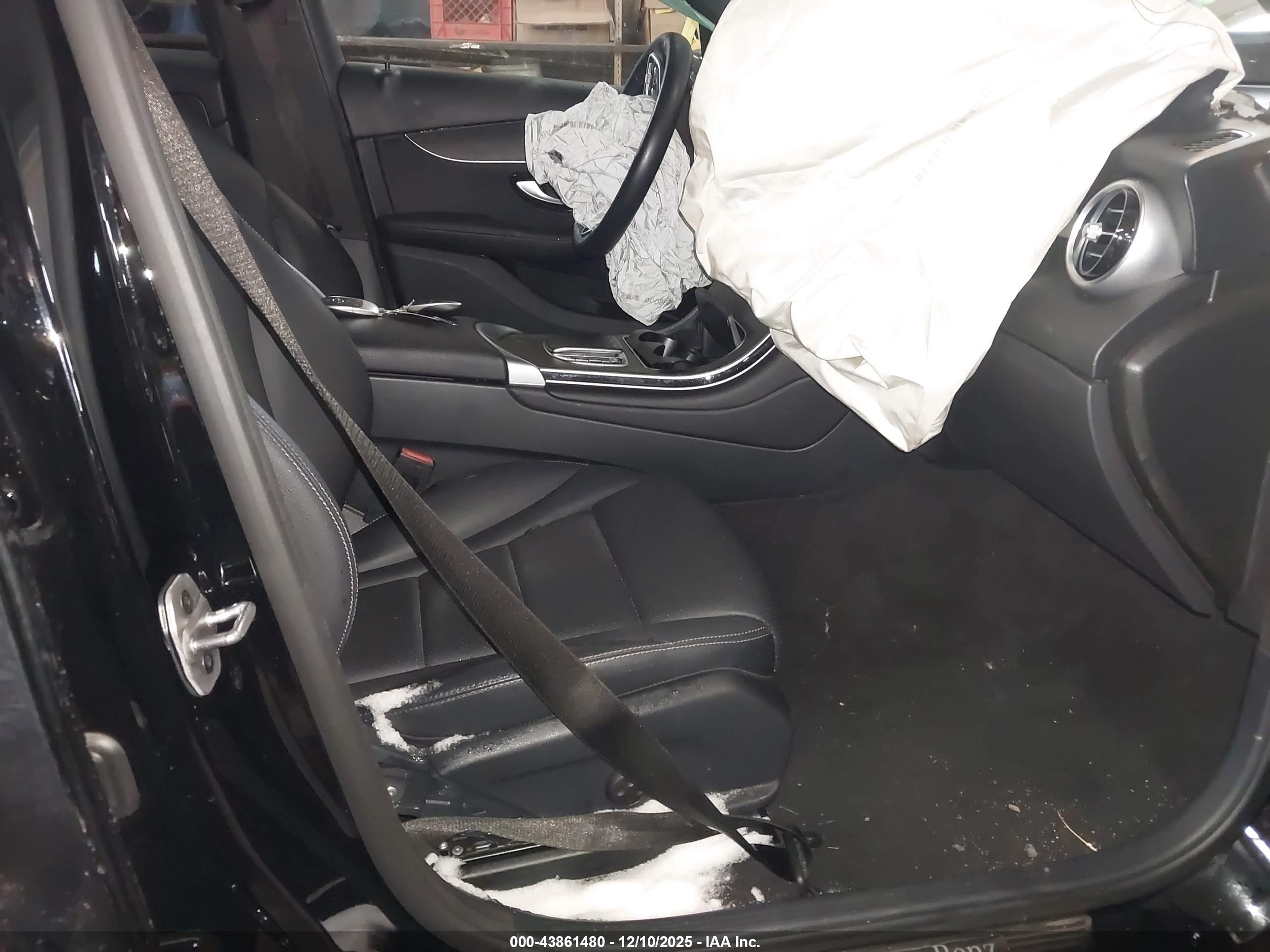 MERCEDES-BENZ GLC image 5
