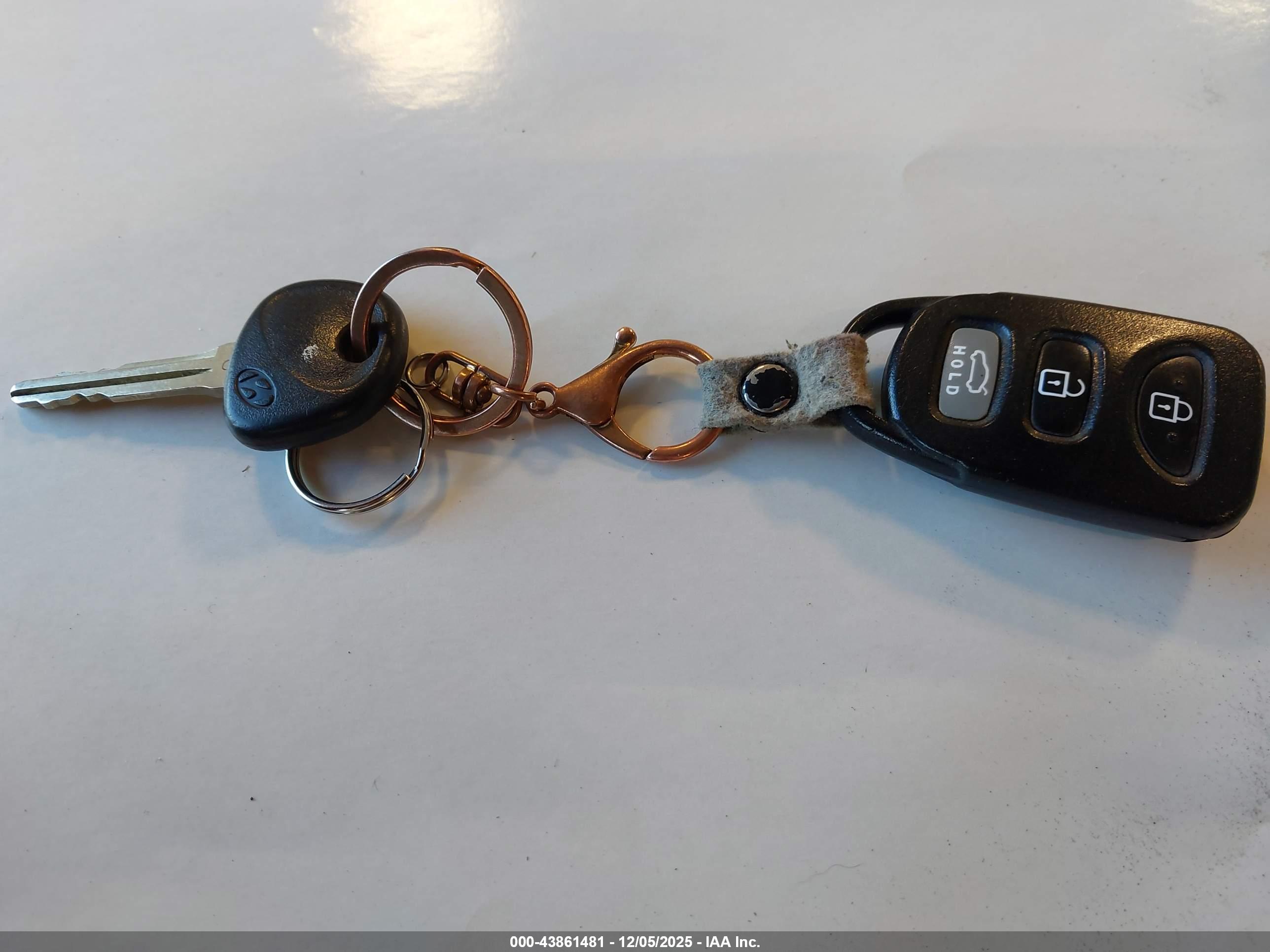 HYUNDAI ELANTRA image 11