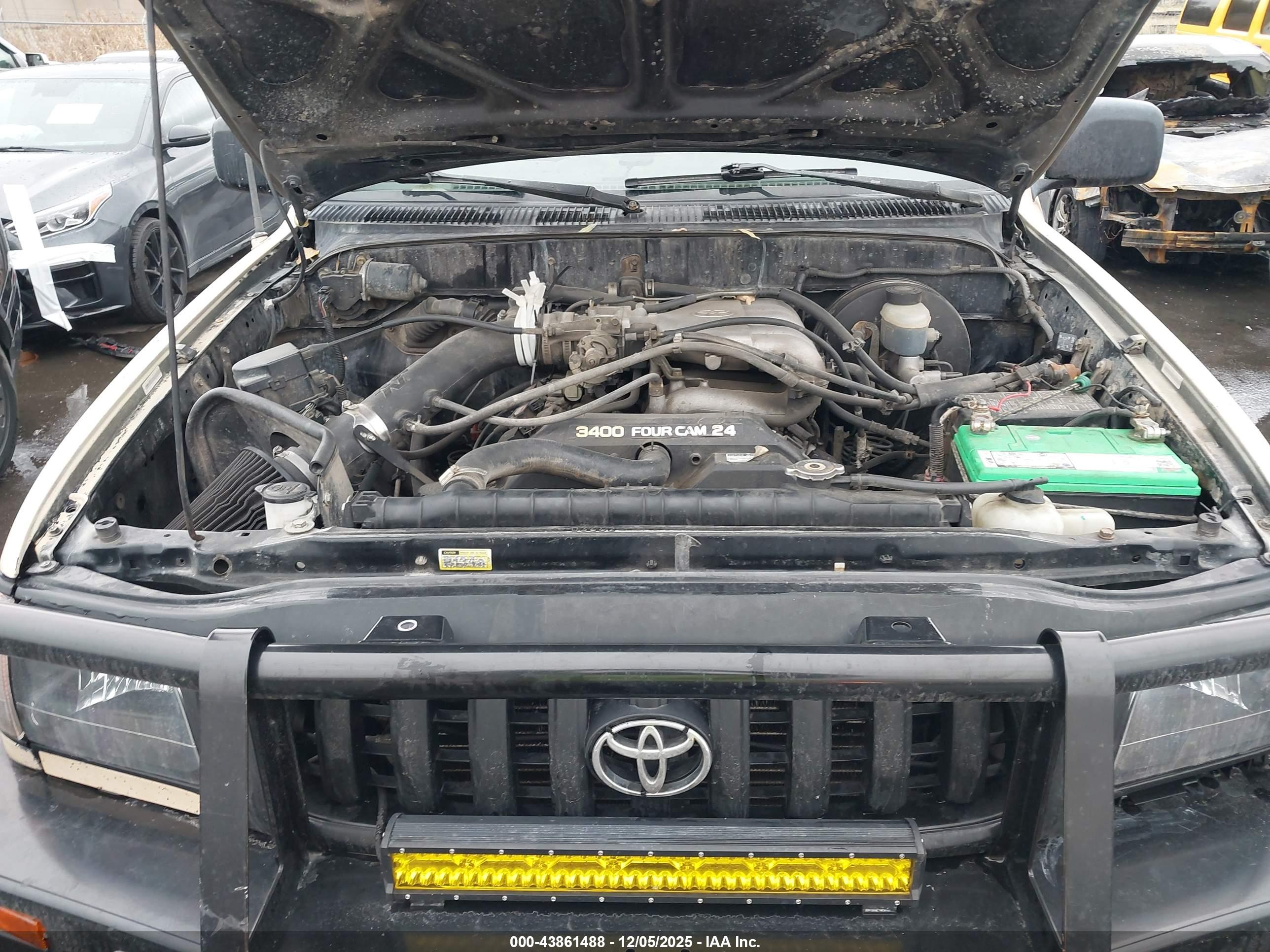 TOYOTA TACOMA image 10