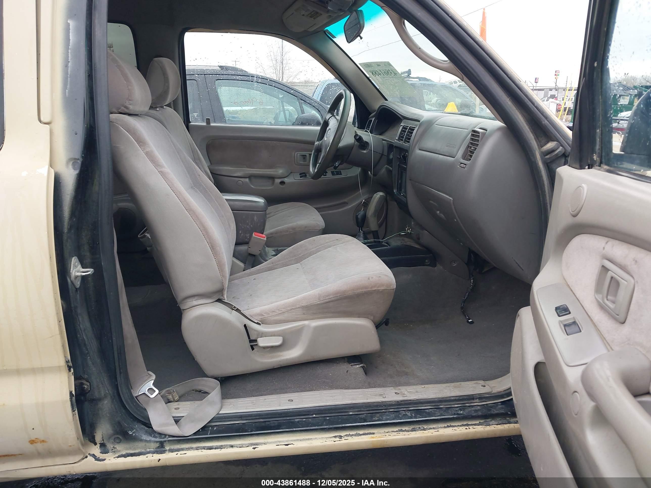TOYOTA TACOMA image 5