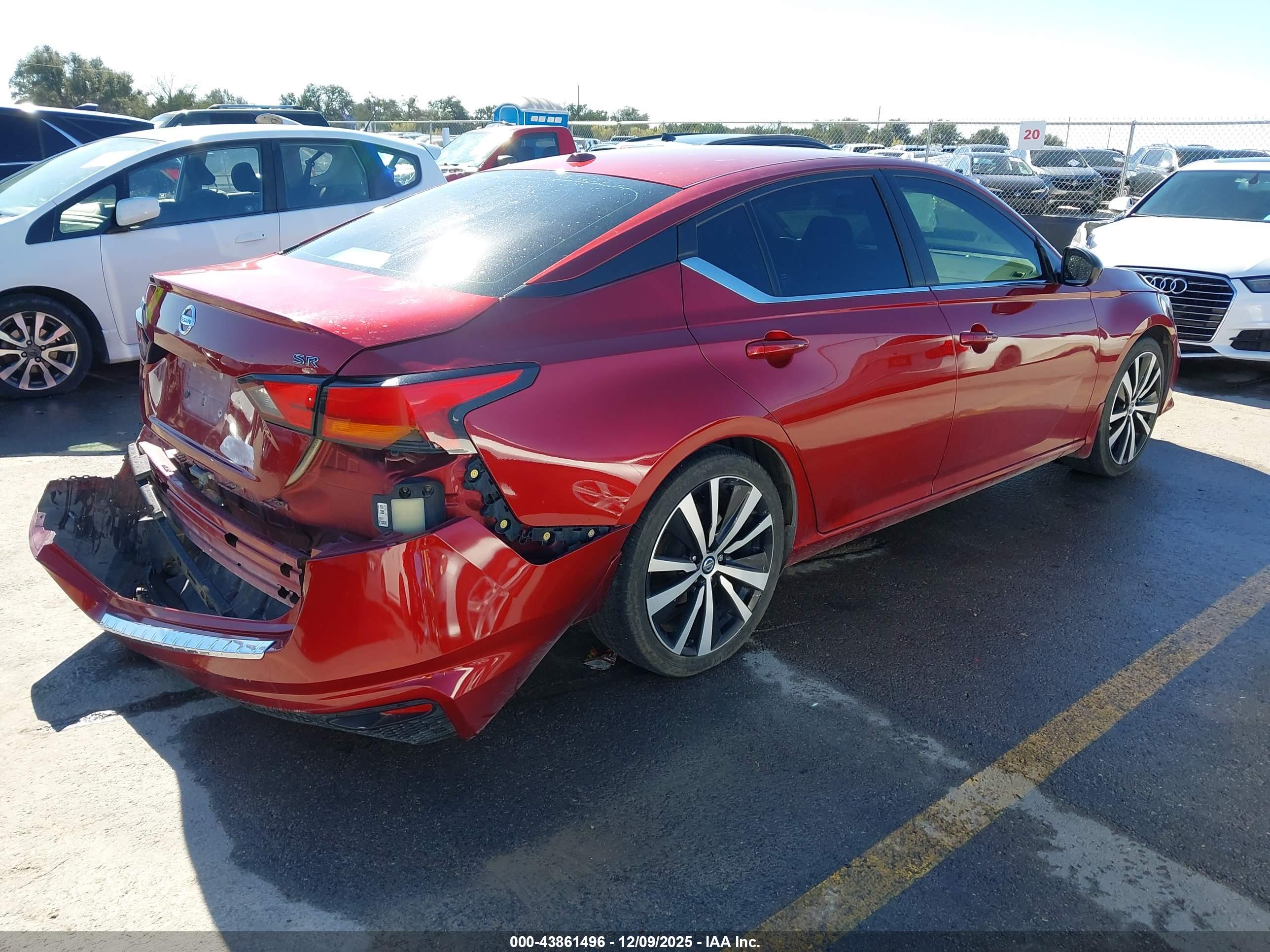 NISSAN ALTIMA image 4