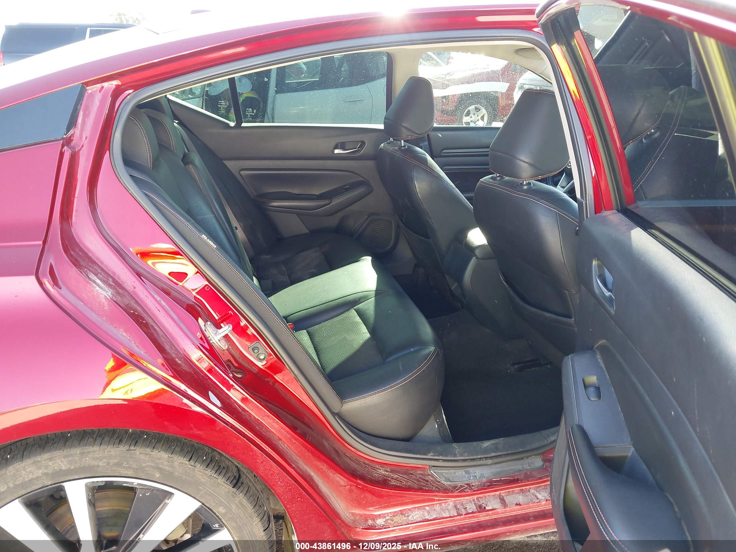 NISSAN ALTIMA image 8