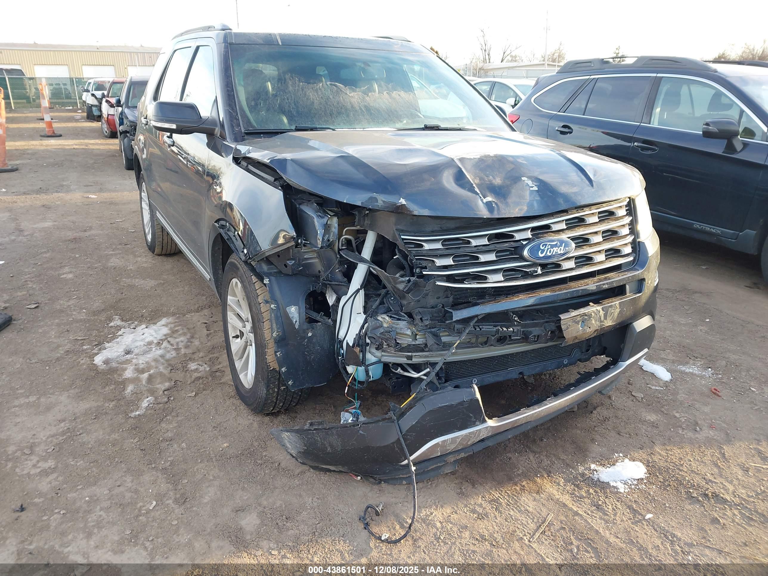 FORD EXPLORER image 6