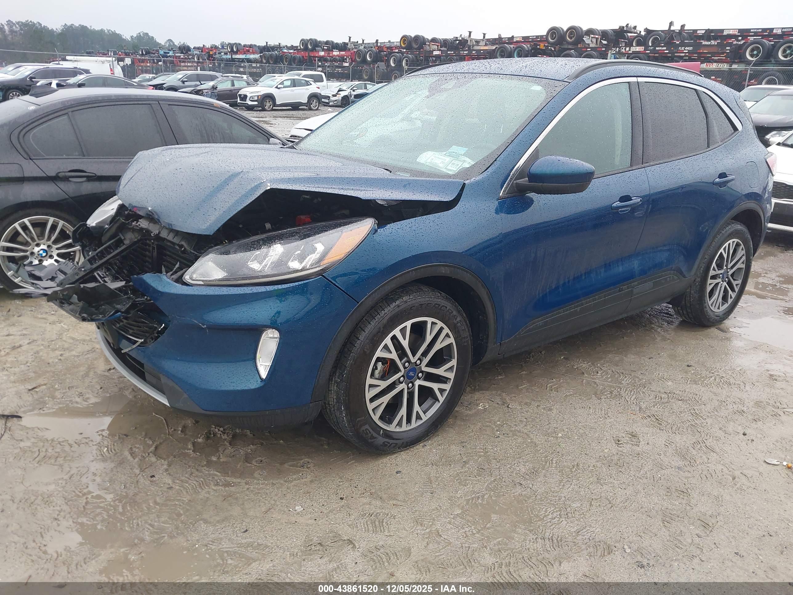 FORD ESCAPE image 2