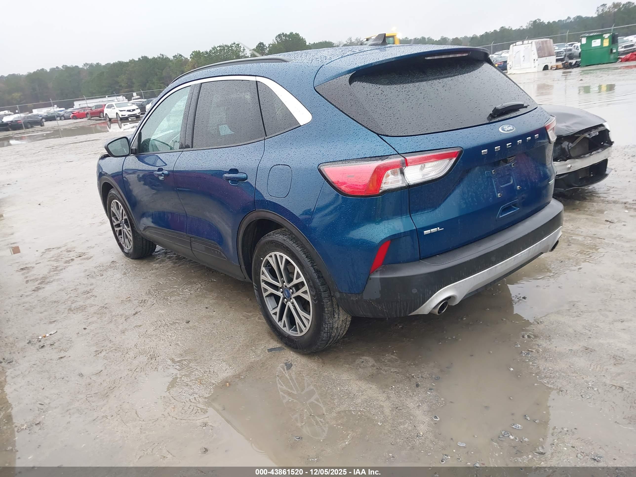 FORD ESCAPE image 3