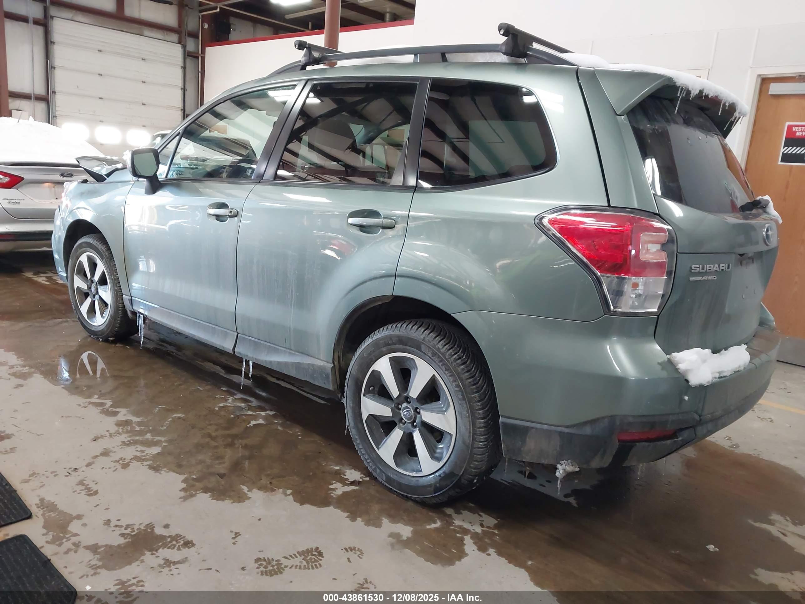 SUBARU FORESTER image 3
