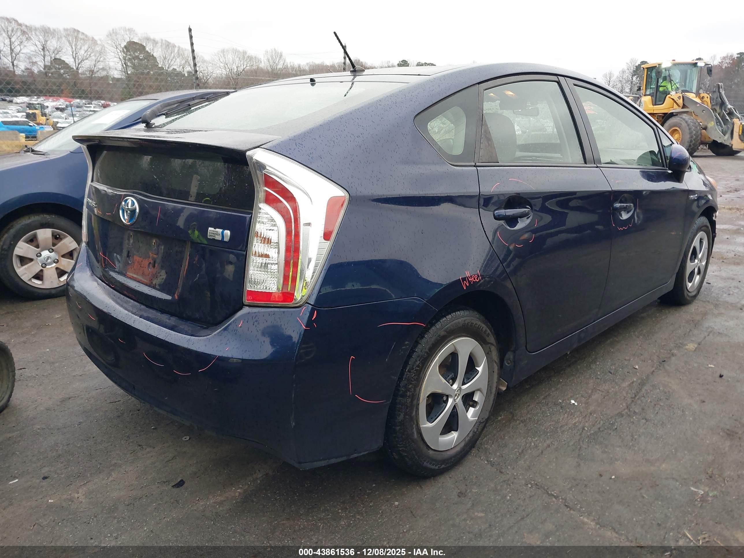 TOYOTA PRIUS image 4