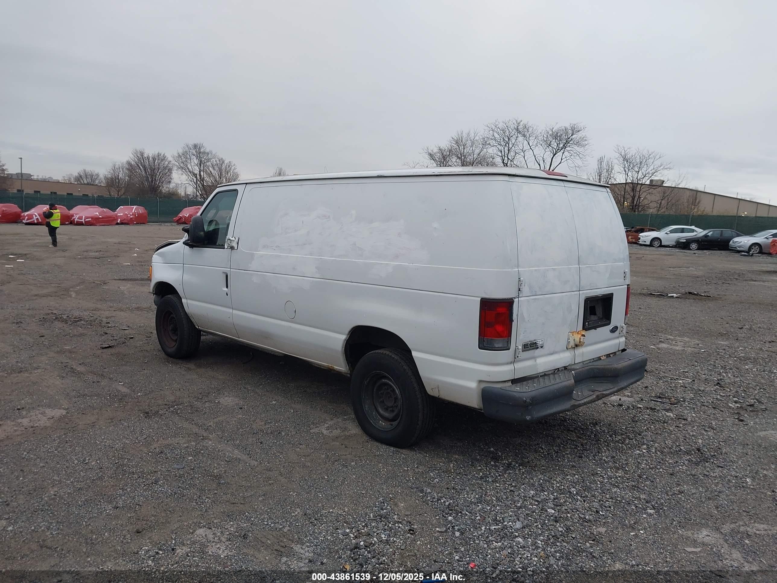 FORD E-250 image 3