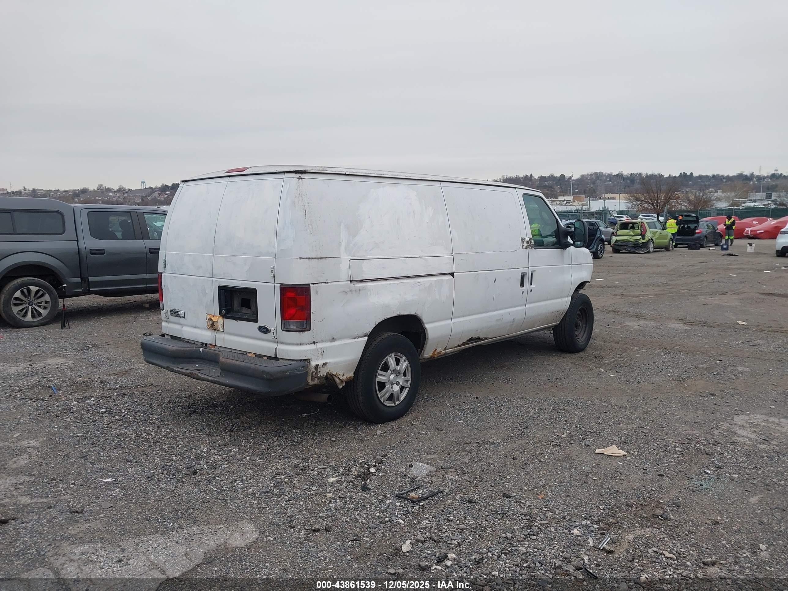 FORD E-250 image 4