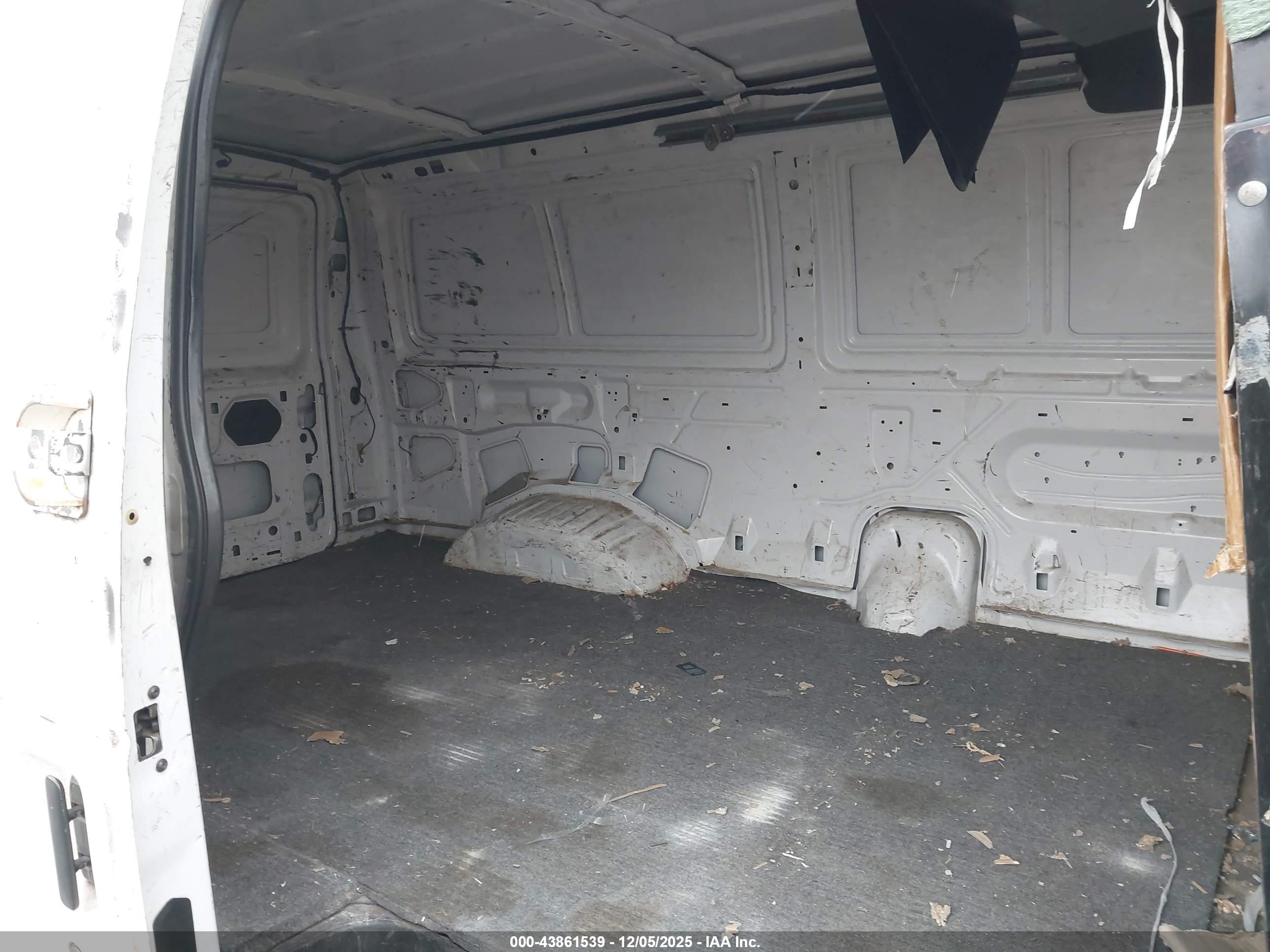 FORD E-250 image 8