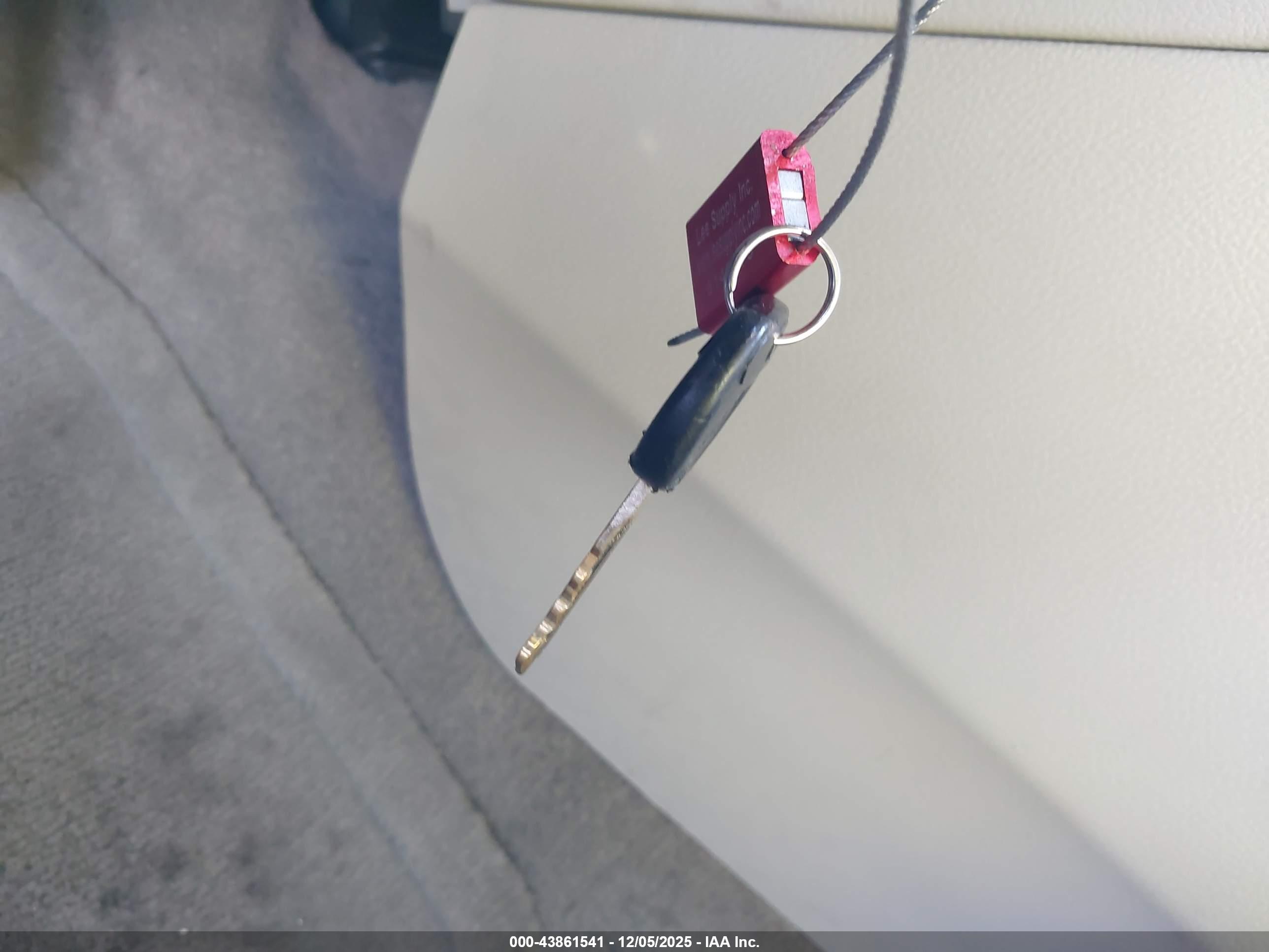 BUICK LACROSSE image 11