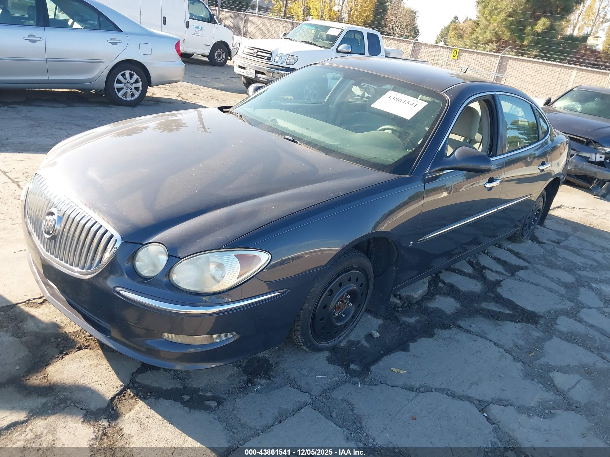 BUICK LACROSSE image 2