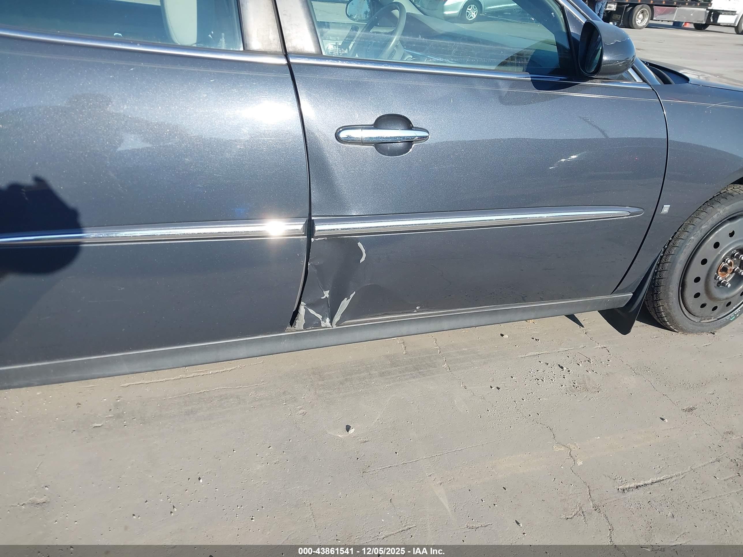 BUICK LACROSSE image 6