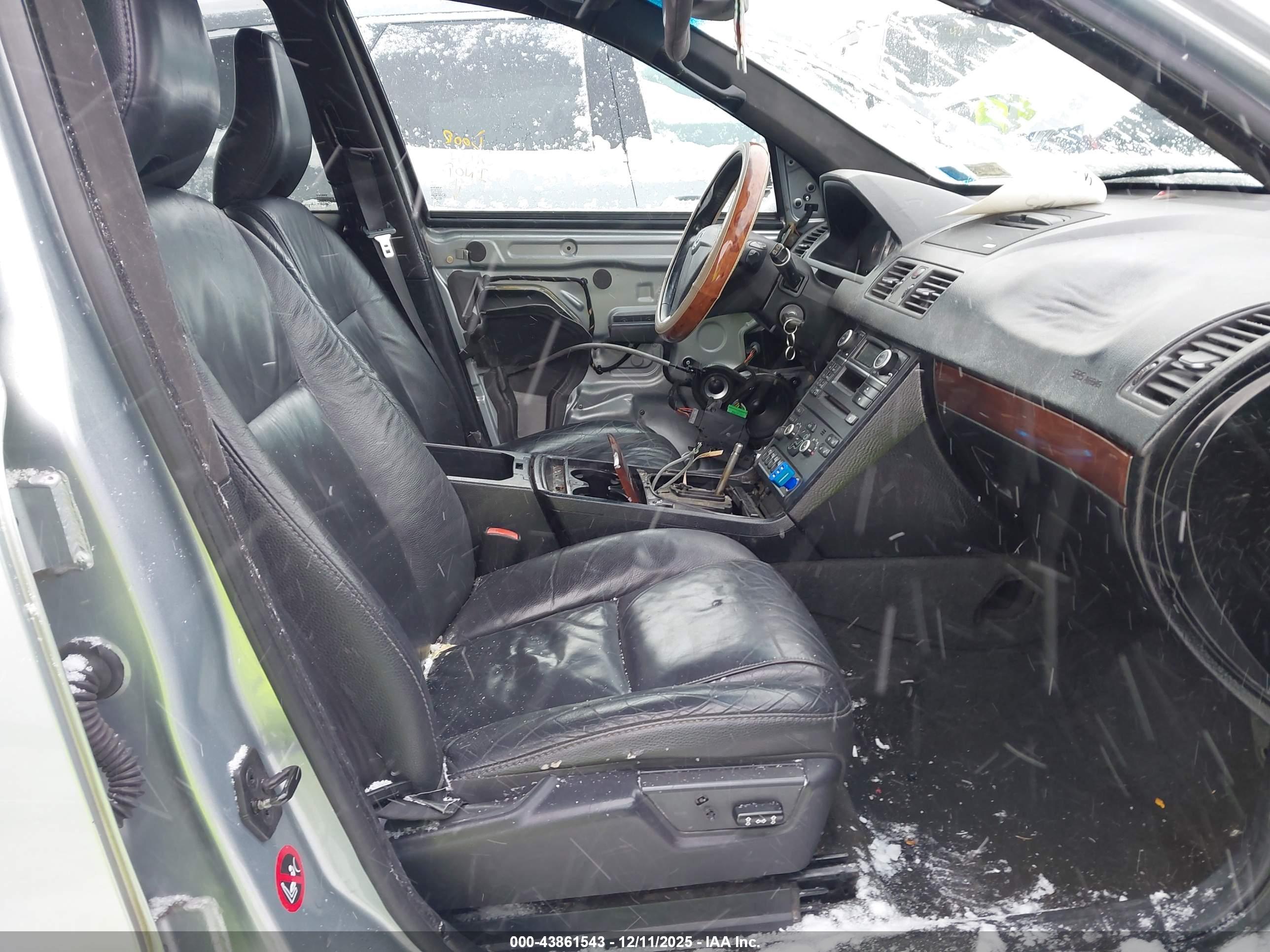 VOLVO XC90 image 5