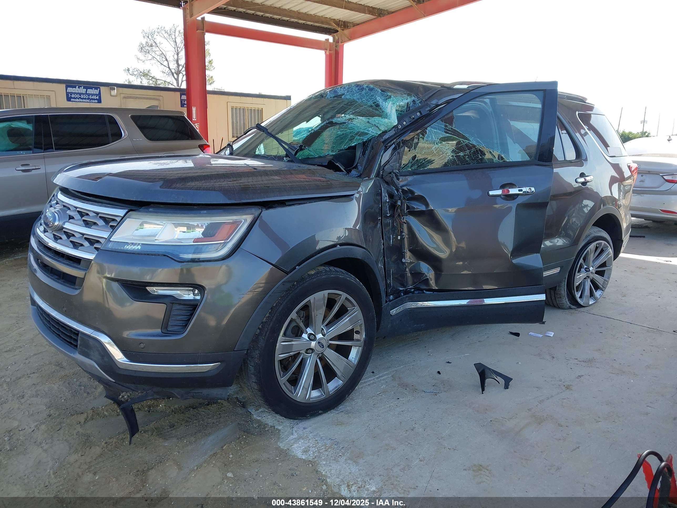FORD EXPLORER image 2