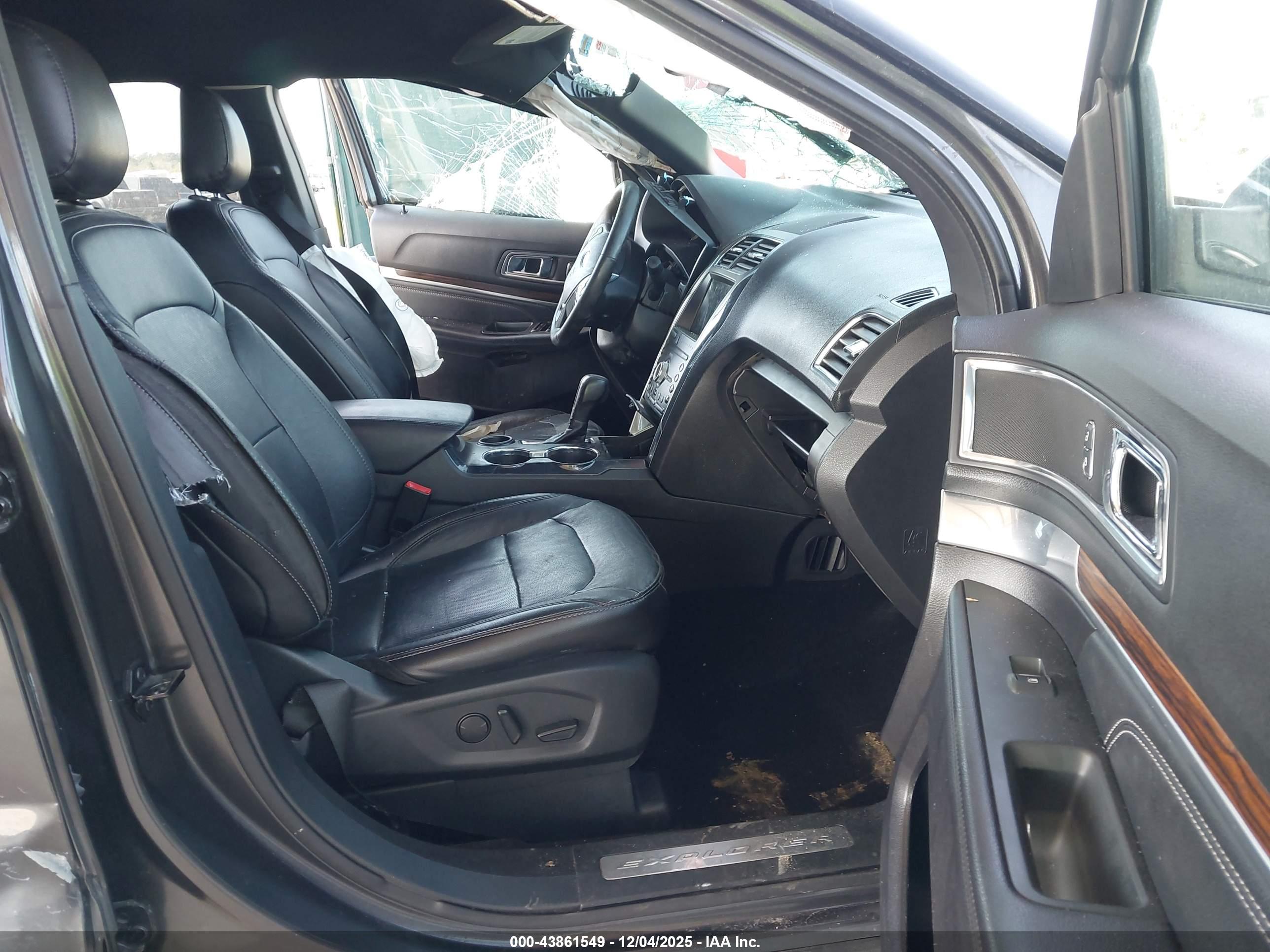 FORD EXPLORER image 5