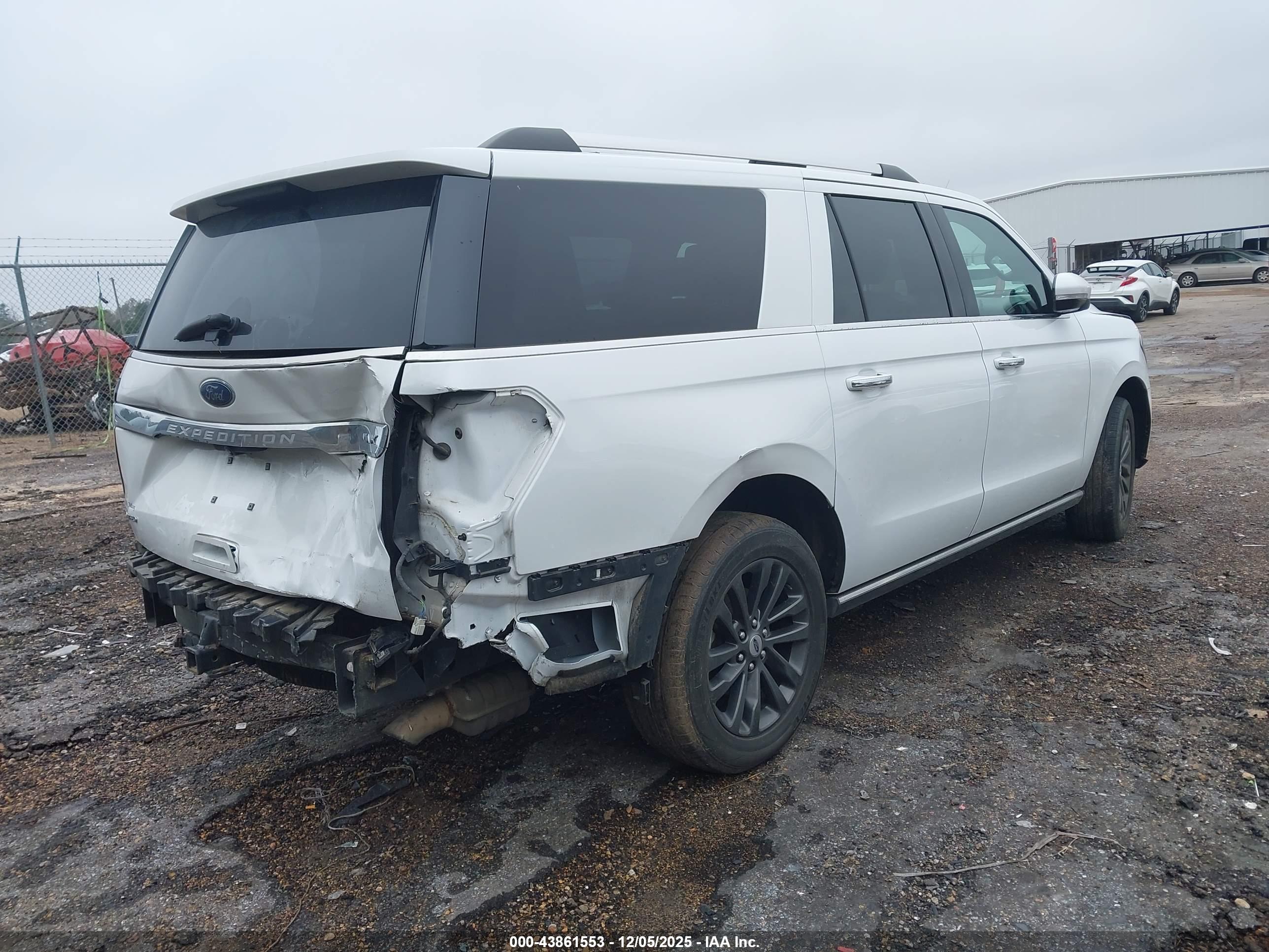 FORD EXPEDITION image 4