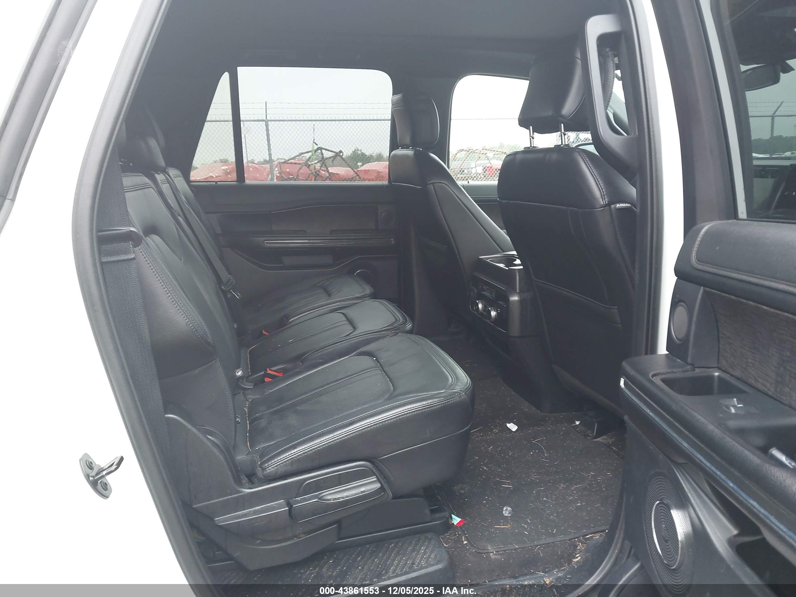 FORD EXPEDITION image 8