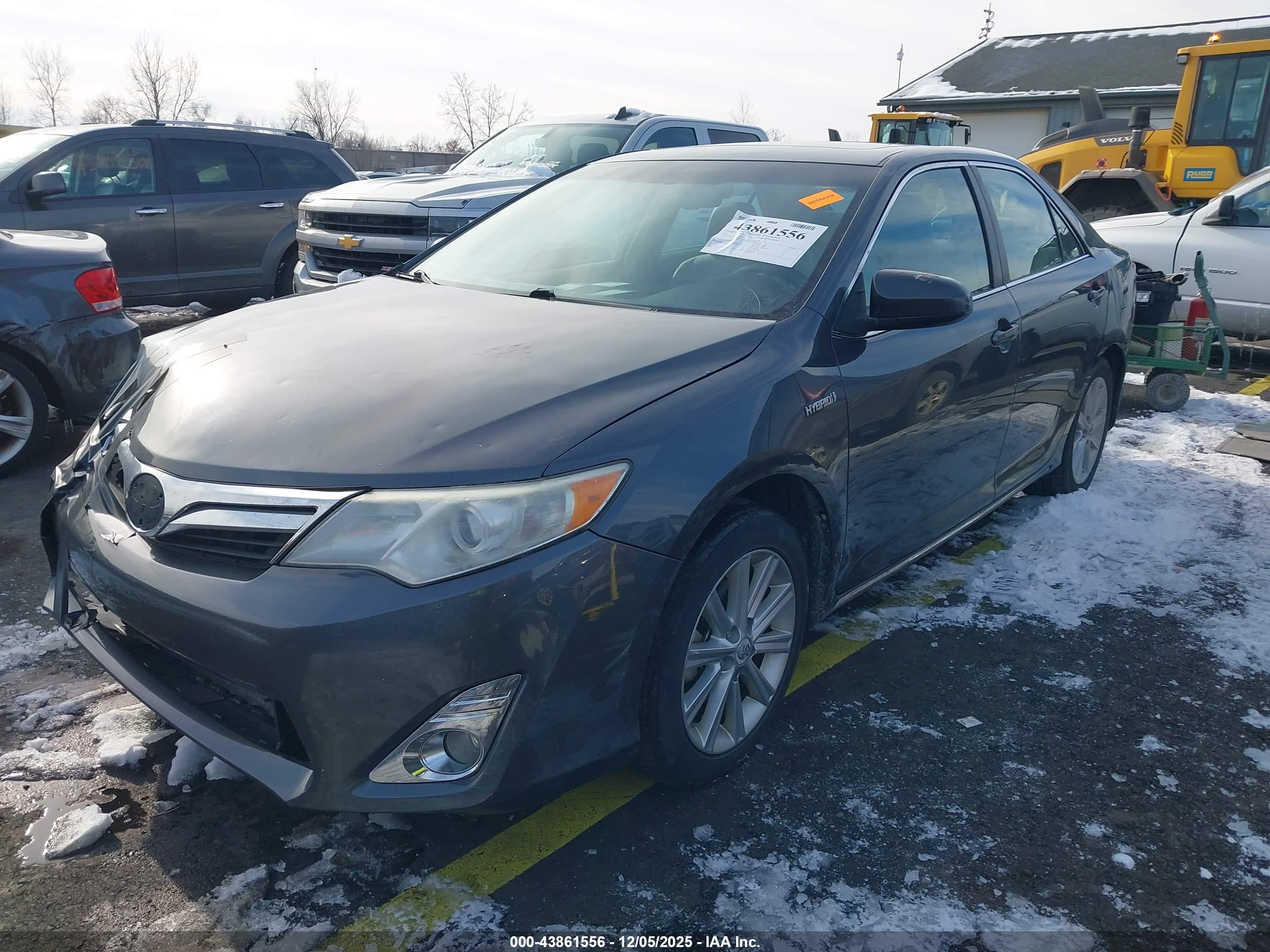 TOYOTA CAMRY image 2