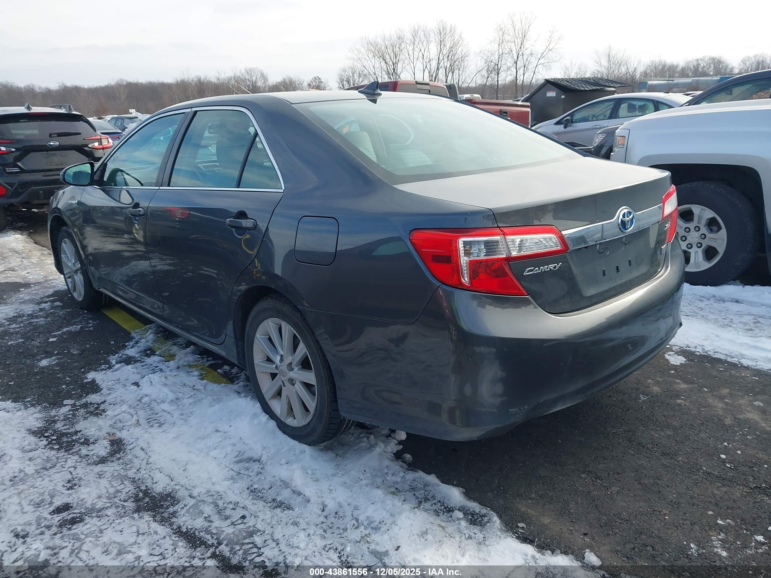 TOYOTA CAMRY image 3