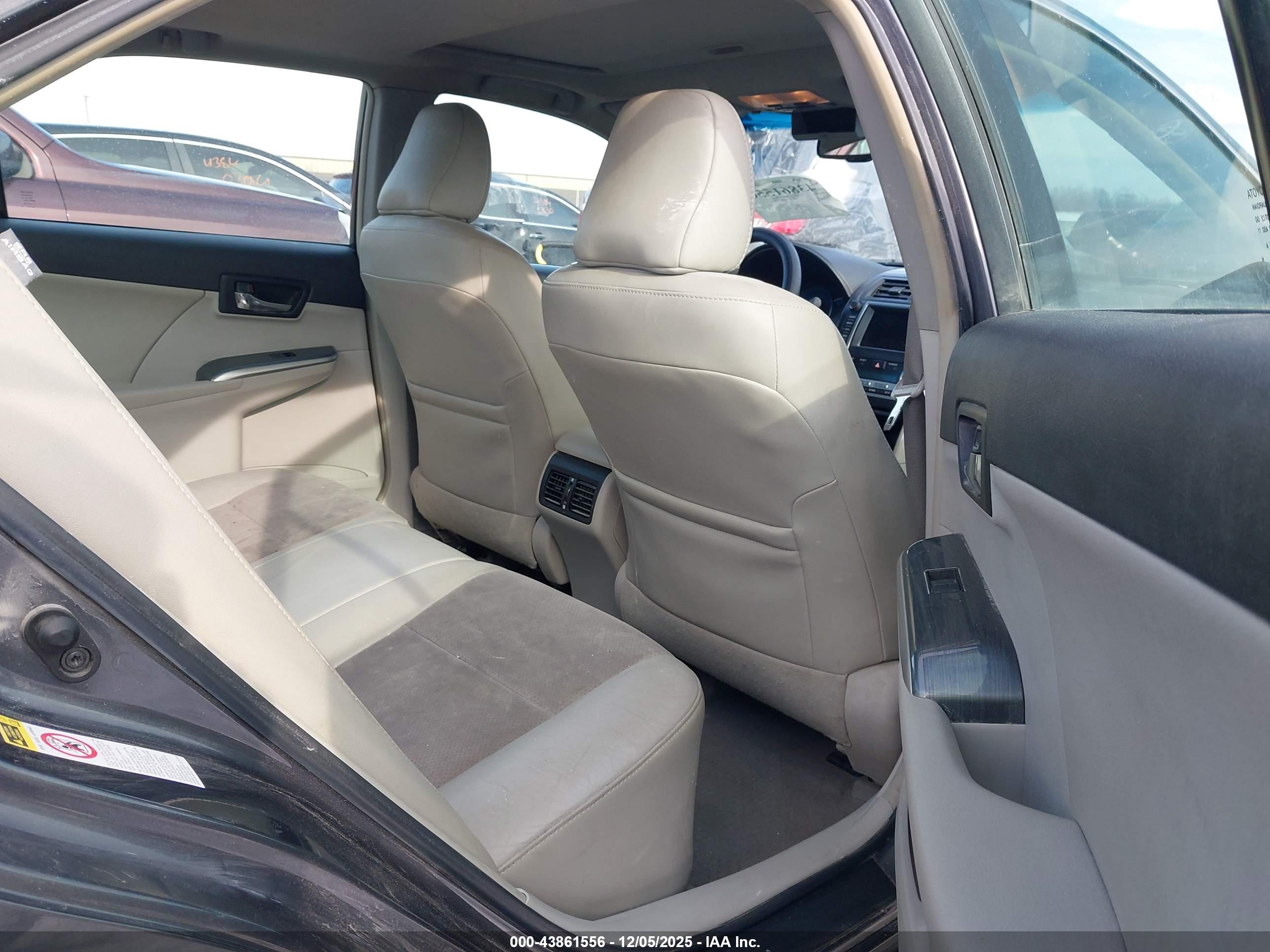 TOYOTA CAMRY image 8