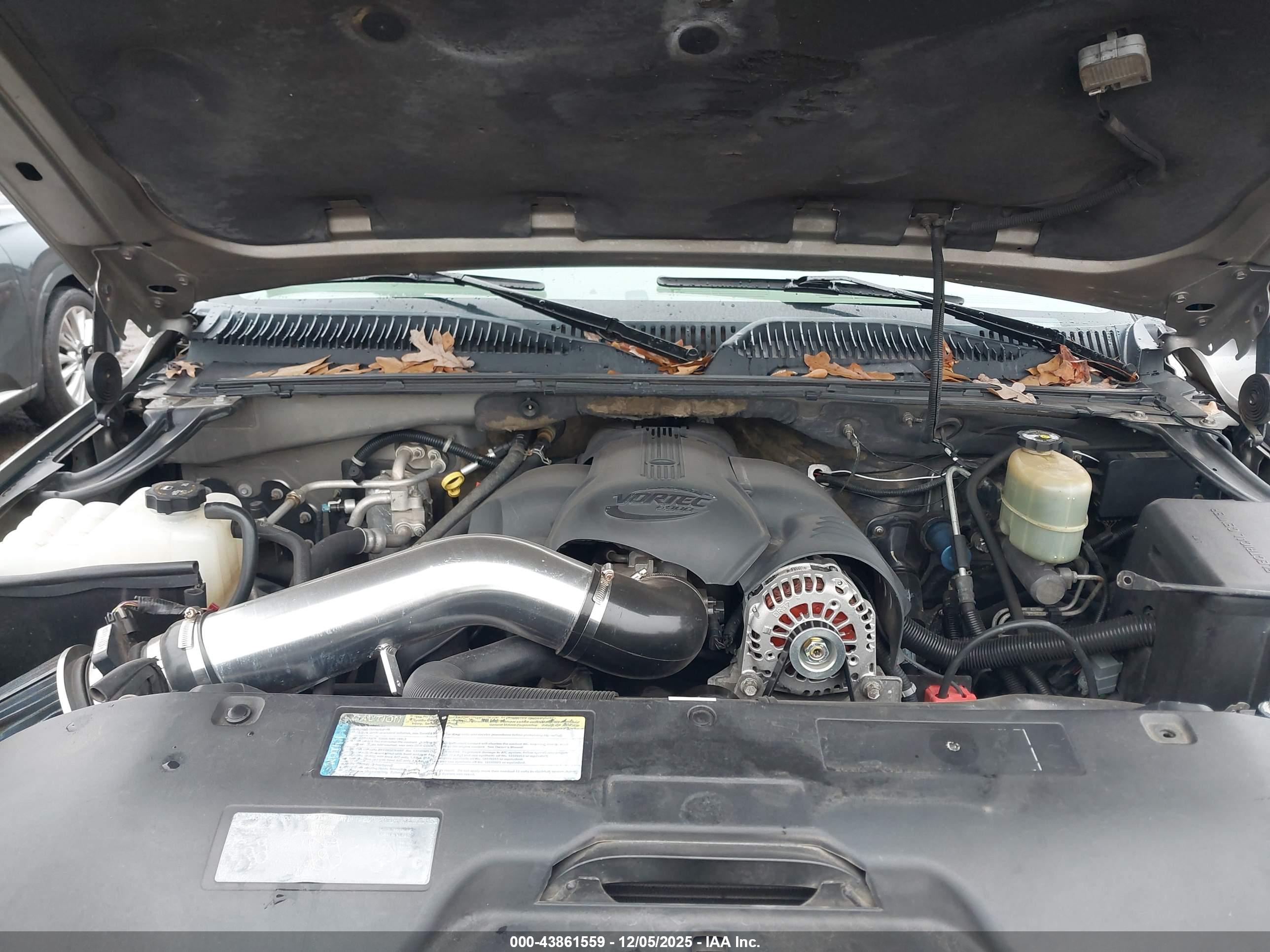 CHEVROLET SUBURBAN image 10