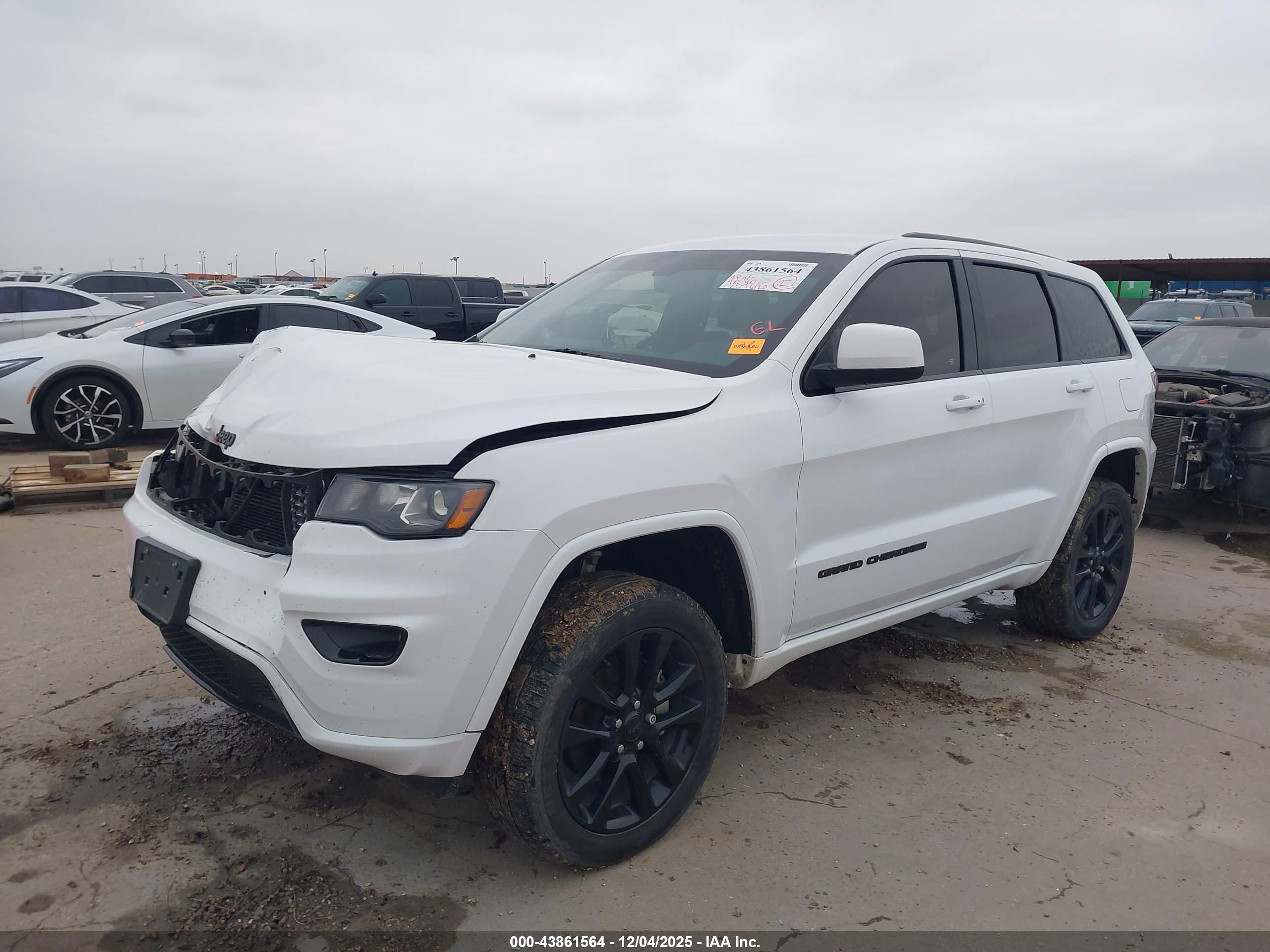 JEEP GRAND image 2