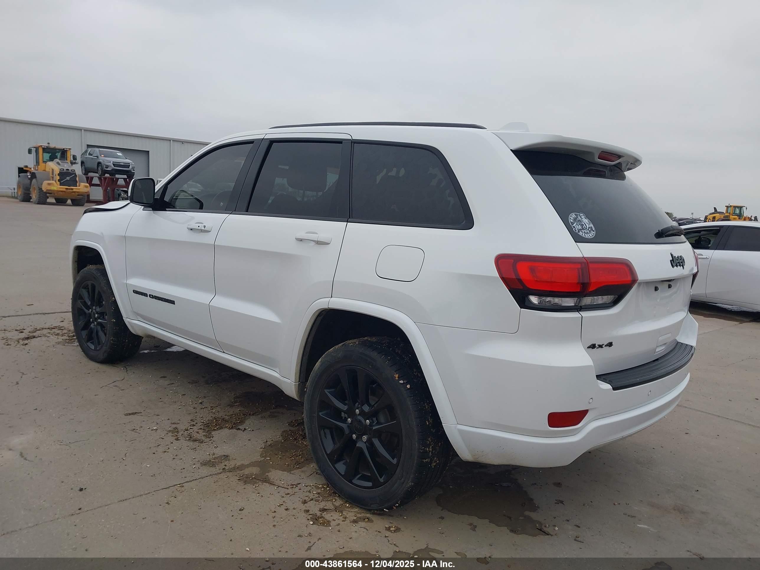 JEEP GRAND image 3