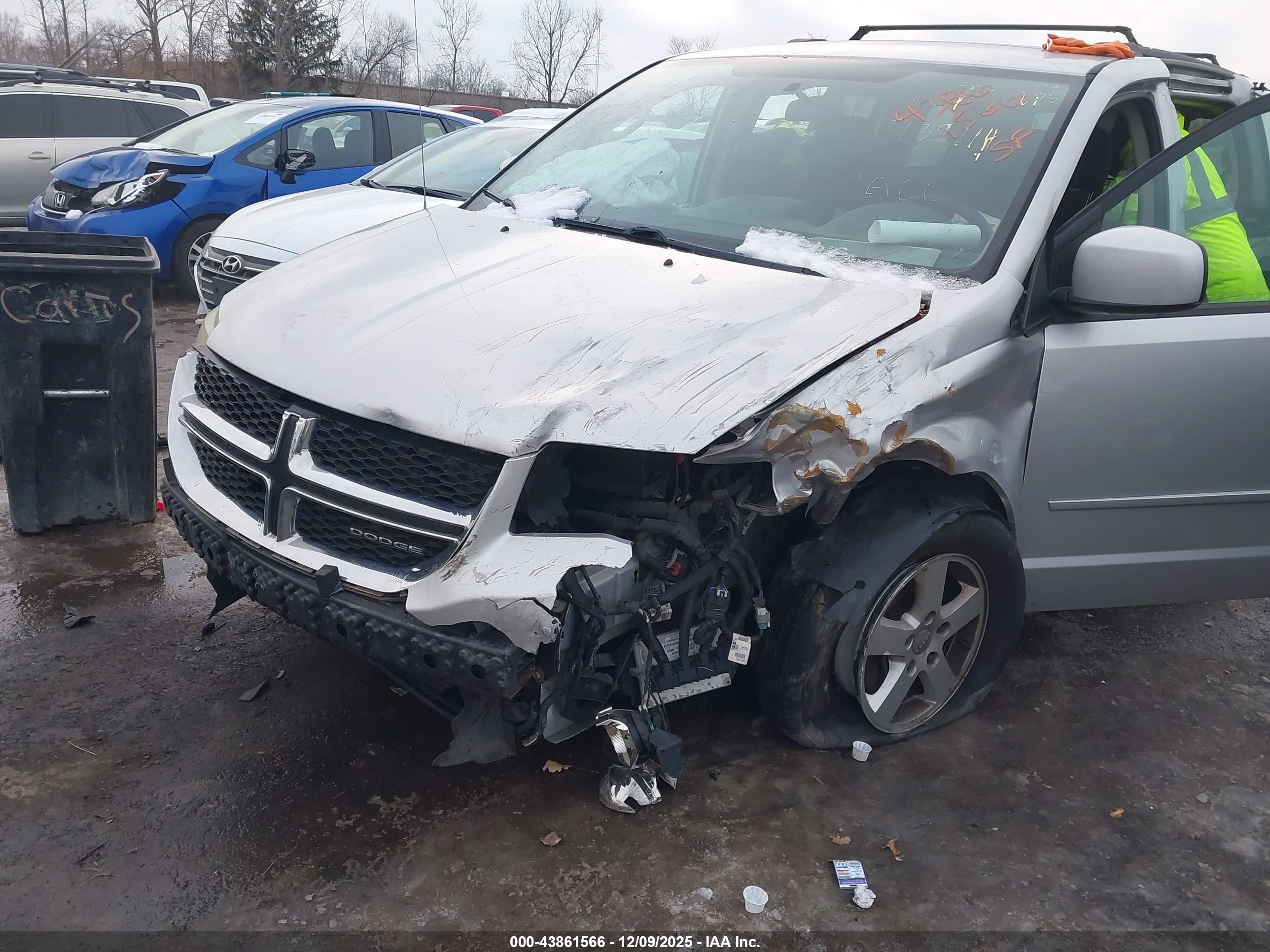 DODGE GRAND image 6