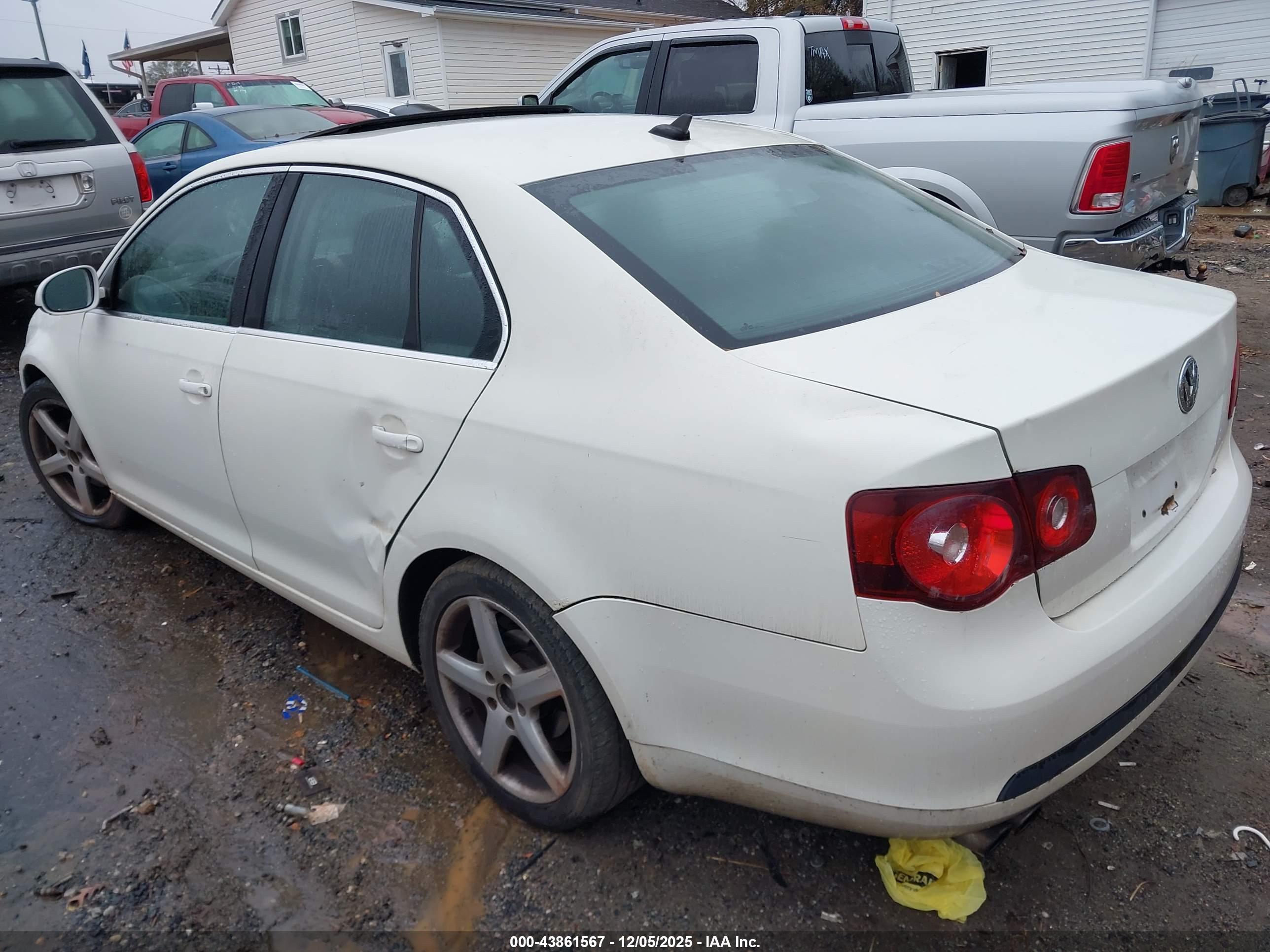 VOLKSWAGEN JETTA image 3