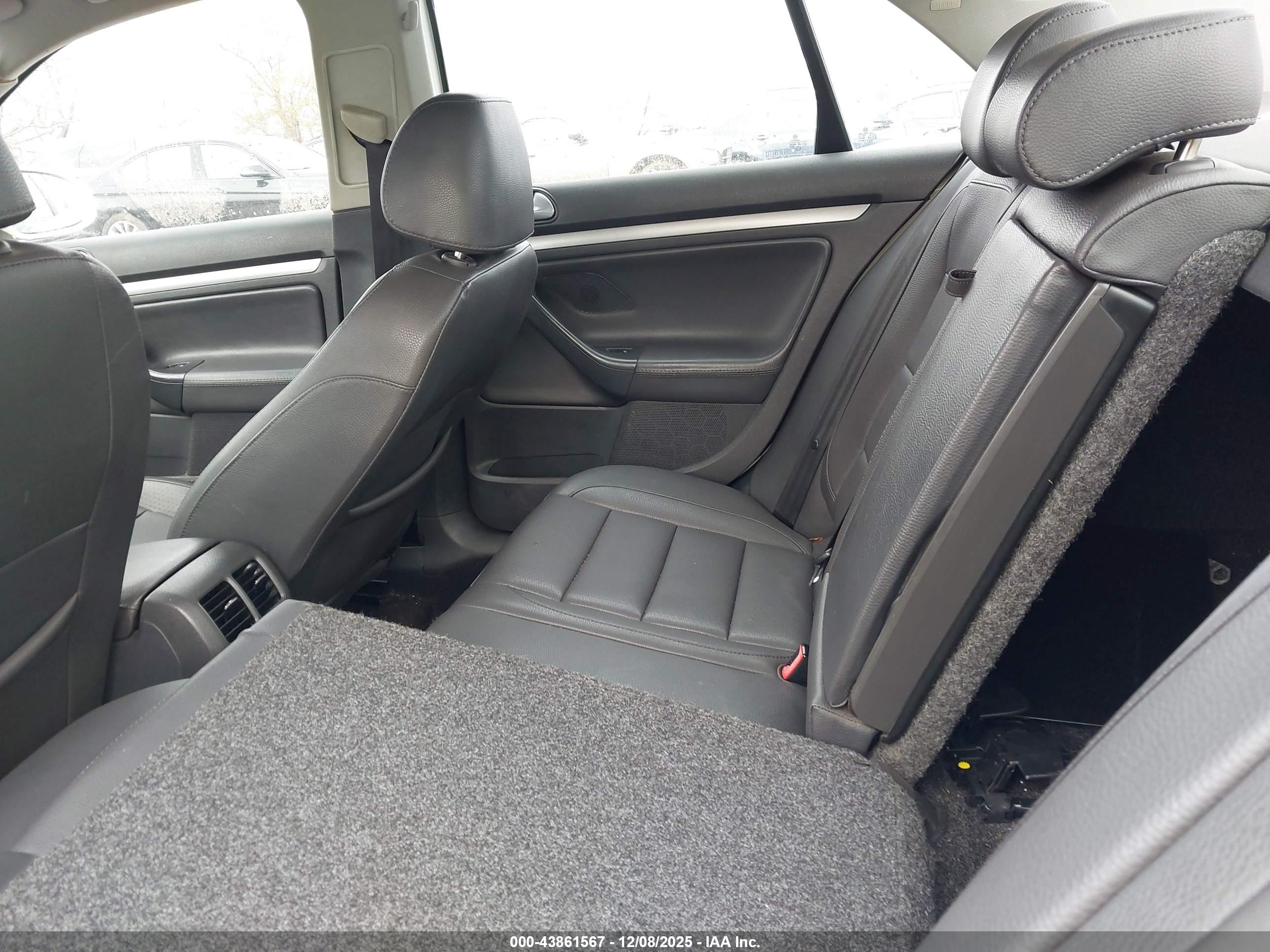 VOLKSWAGEN JETTA image 8