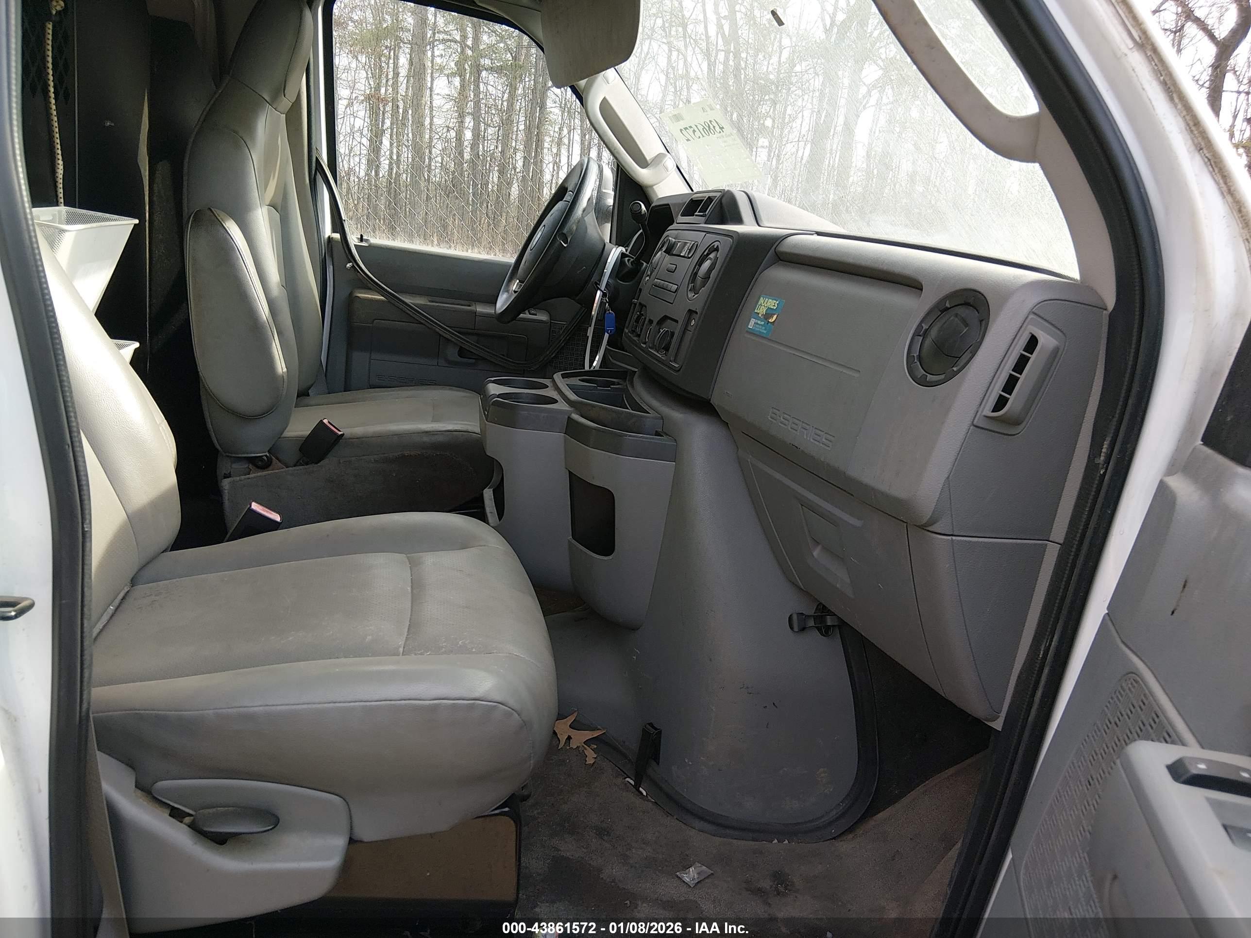 FORD E-150 image 5