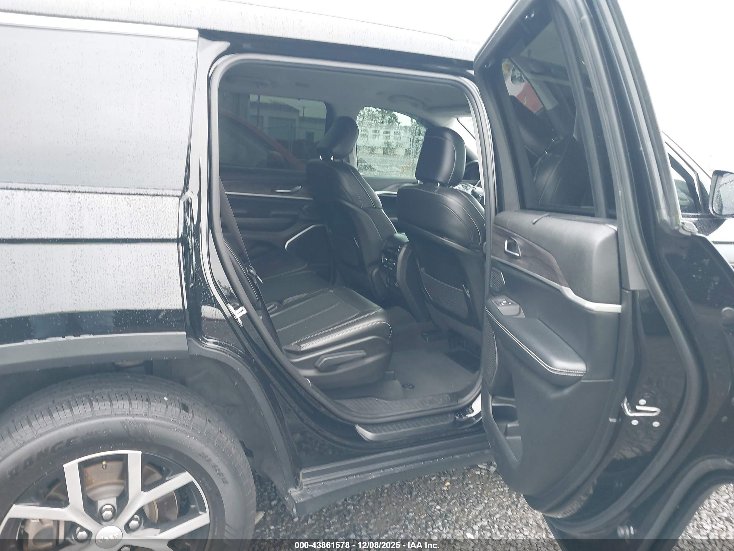 JEEP GRAND image 8