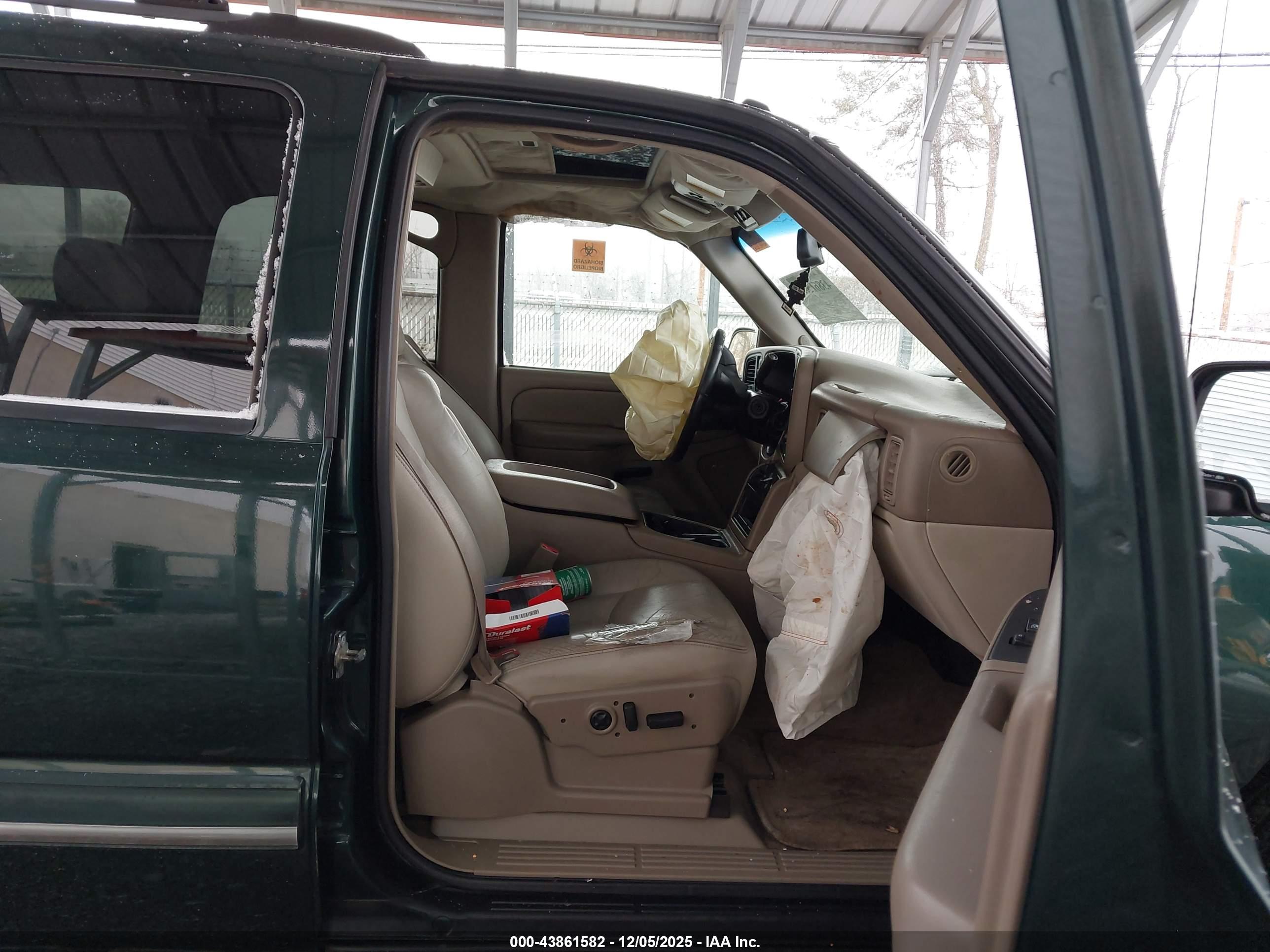 CHEVROLET TAHOE image 5