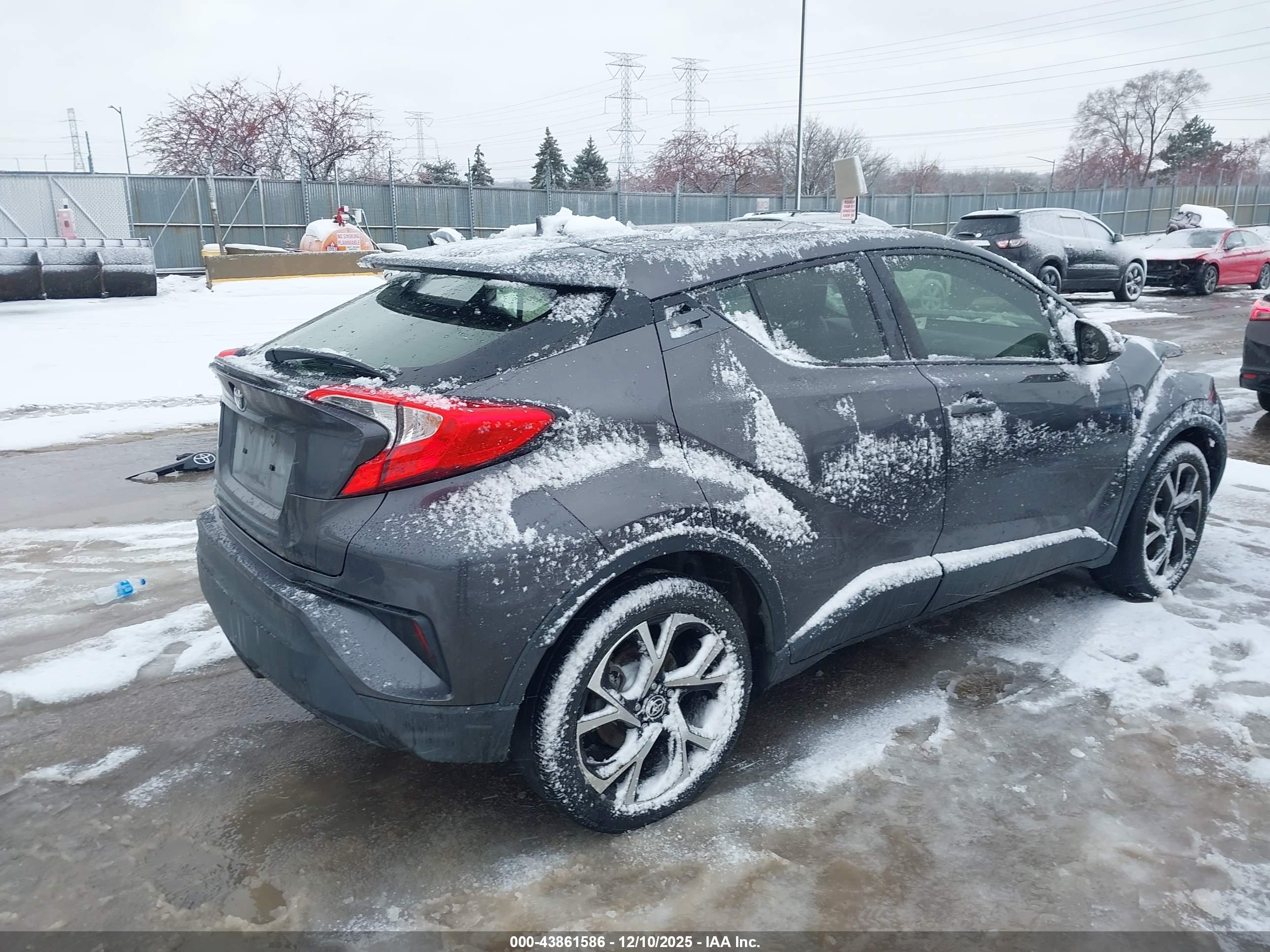 TOYOTA C-HR image 4