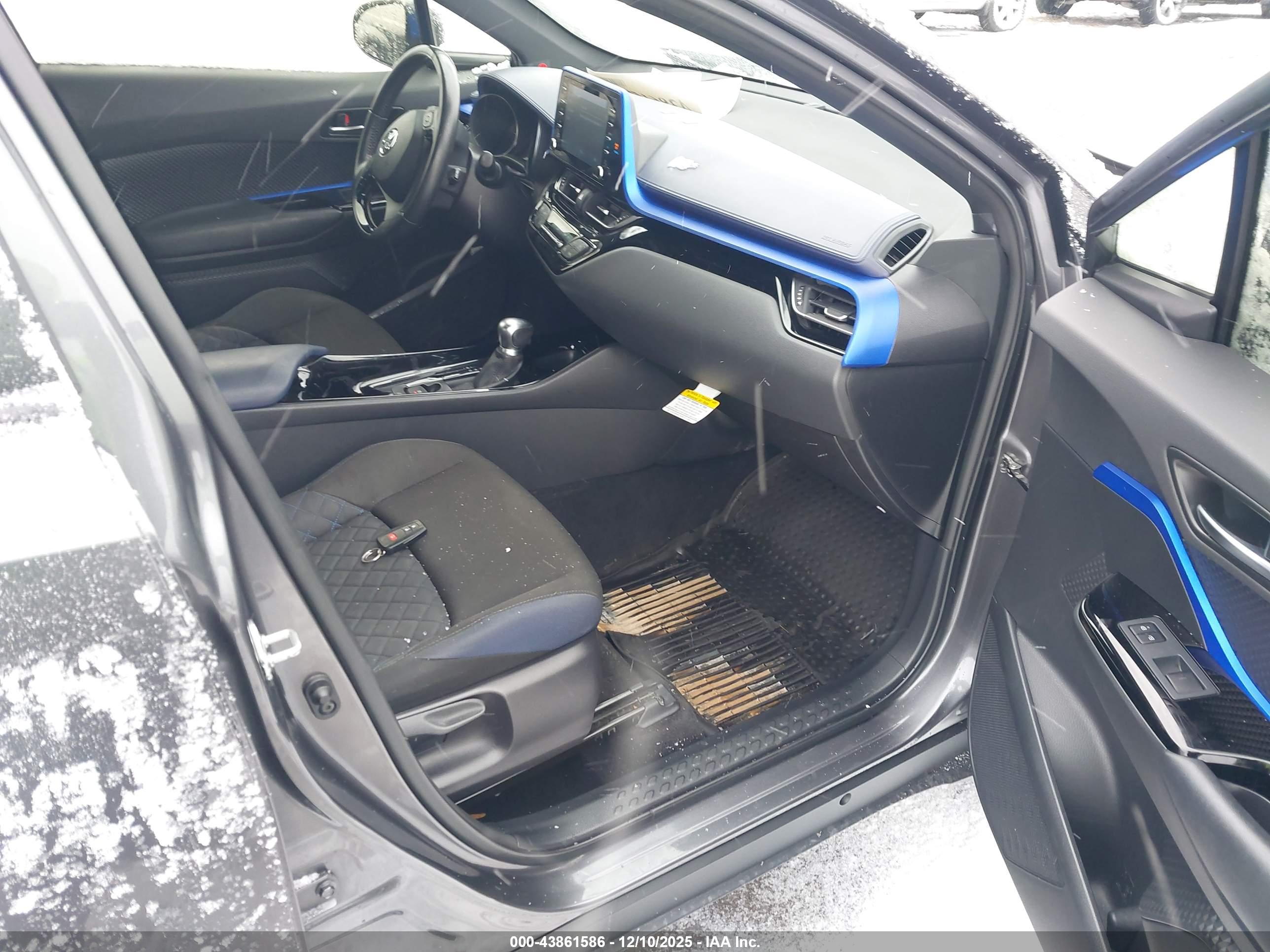 TOYOTA C-HR image 5