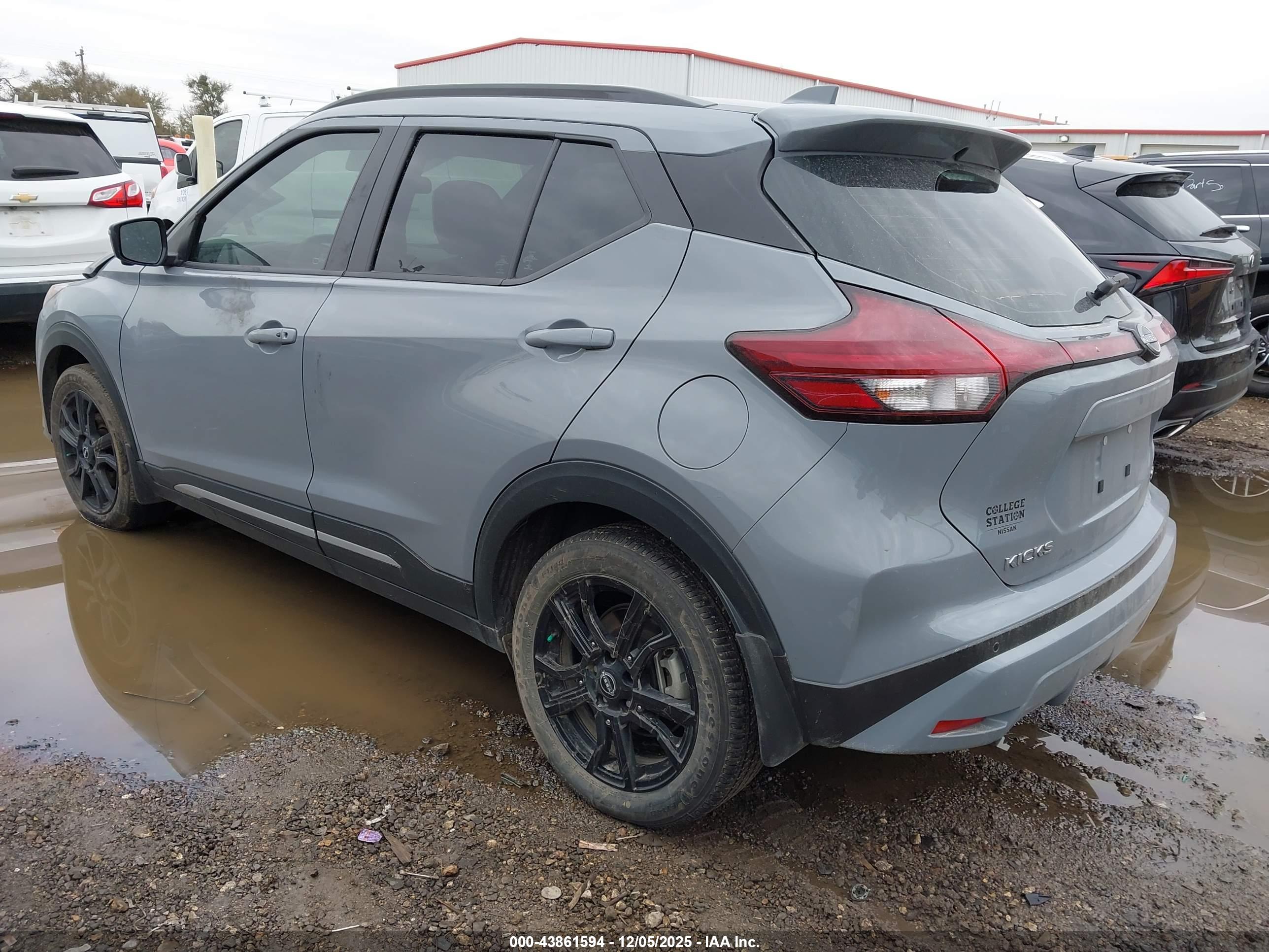 NISSAN KICKS image 3