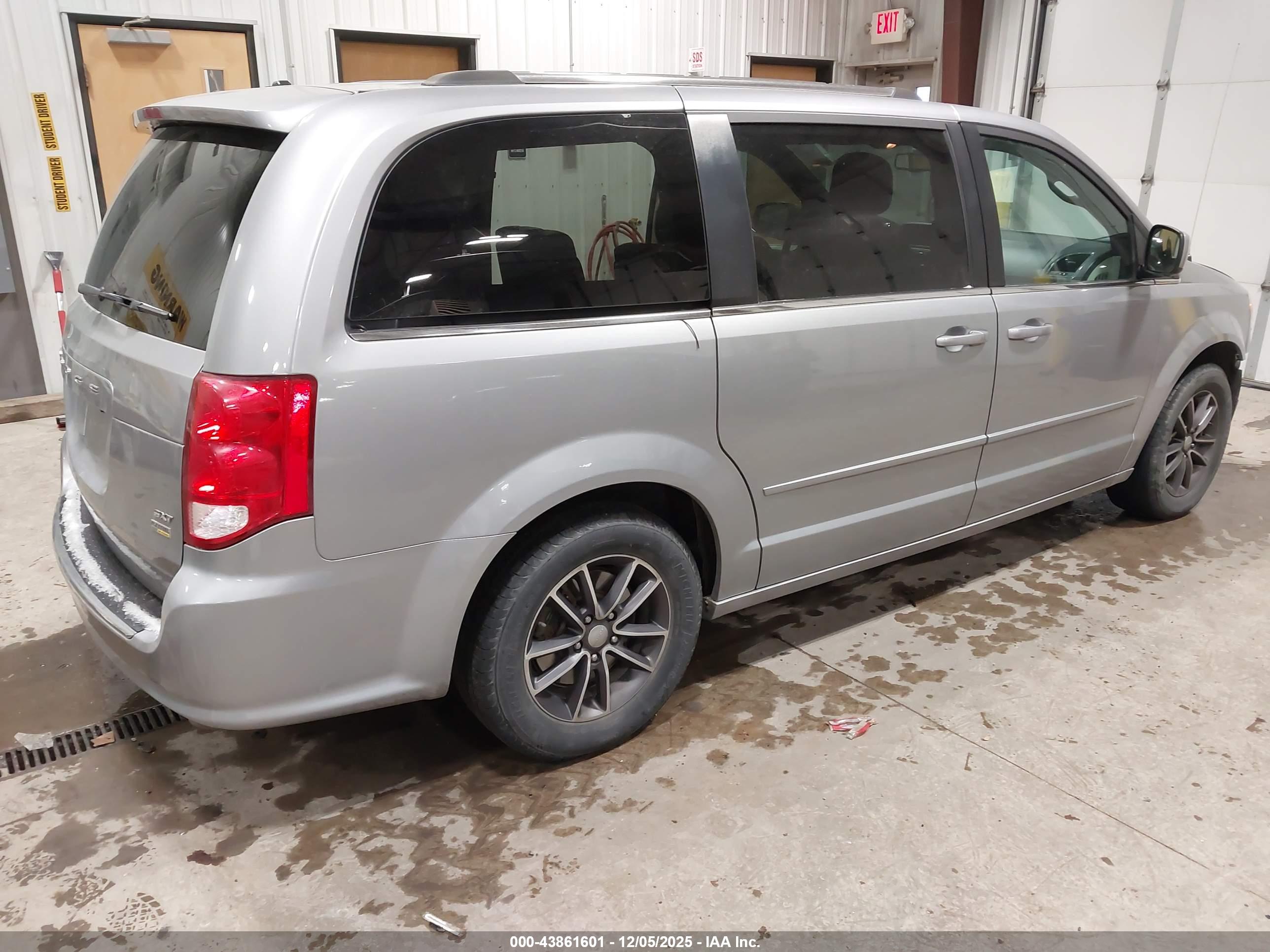DODGE GRAND image 4