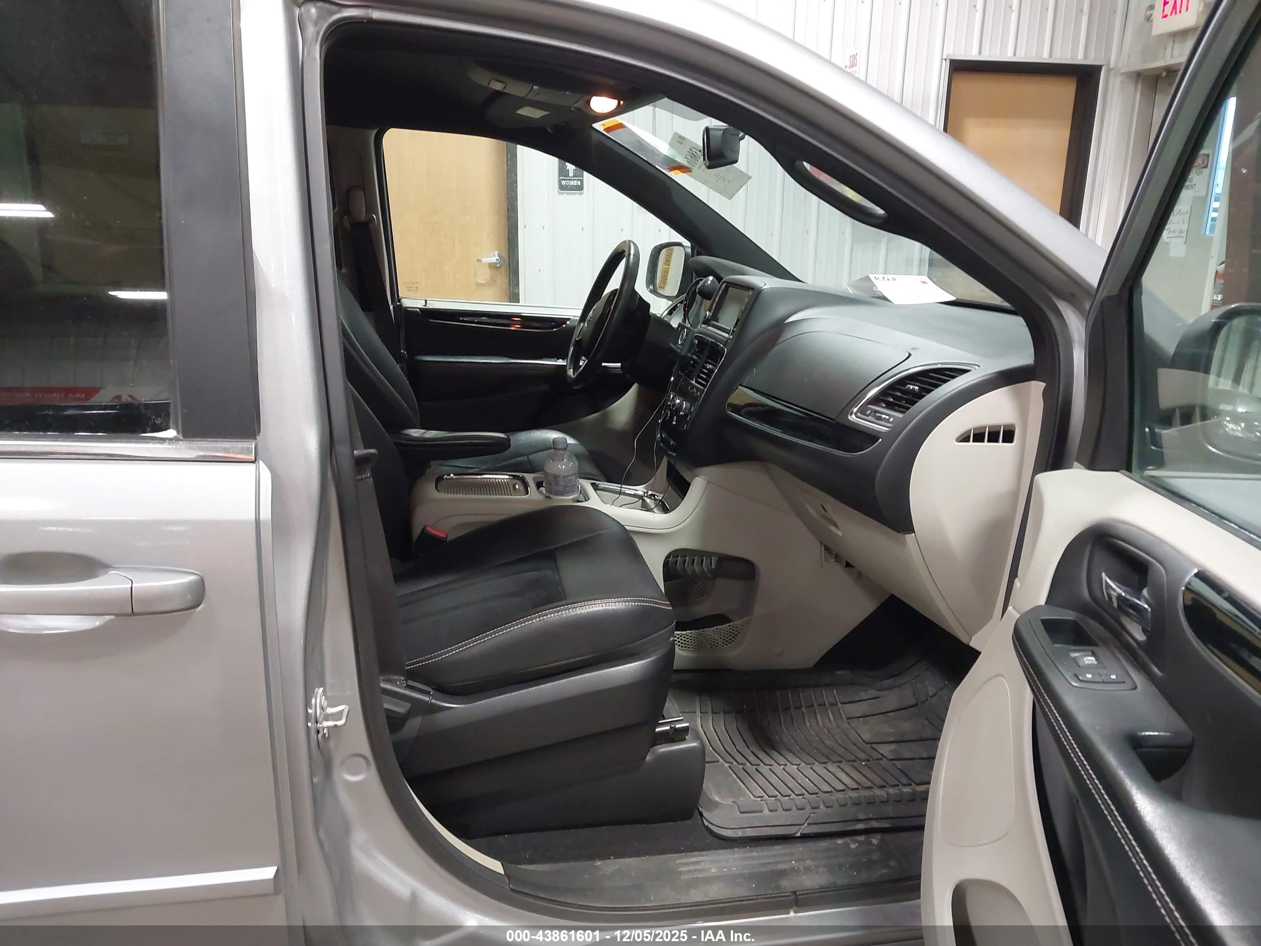 DODGE GRAND image 5