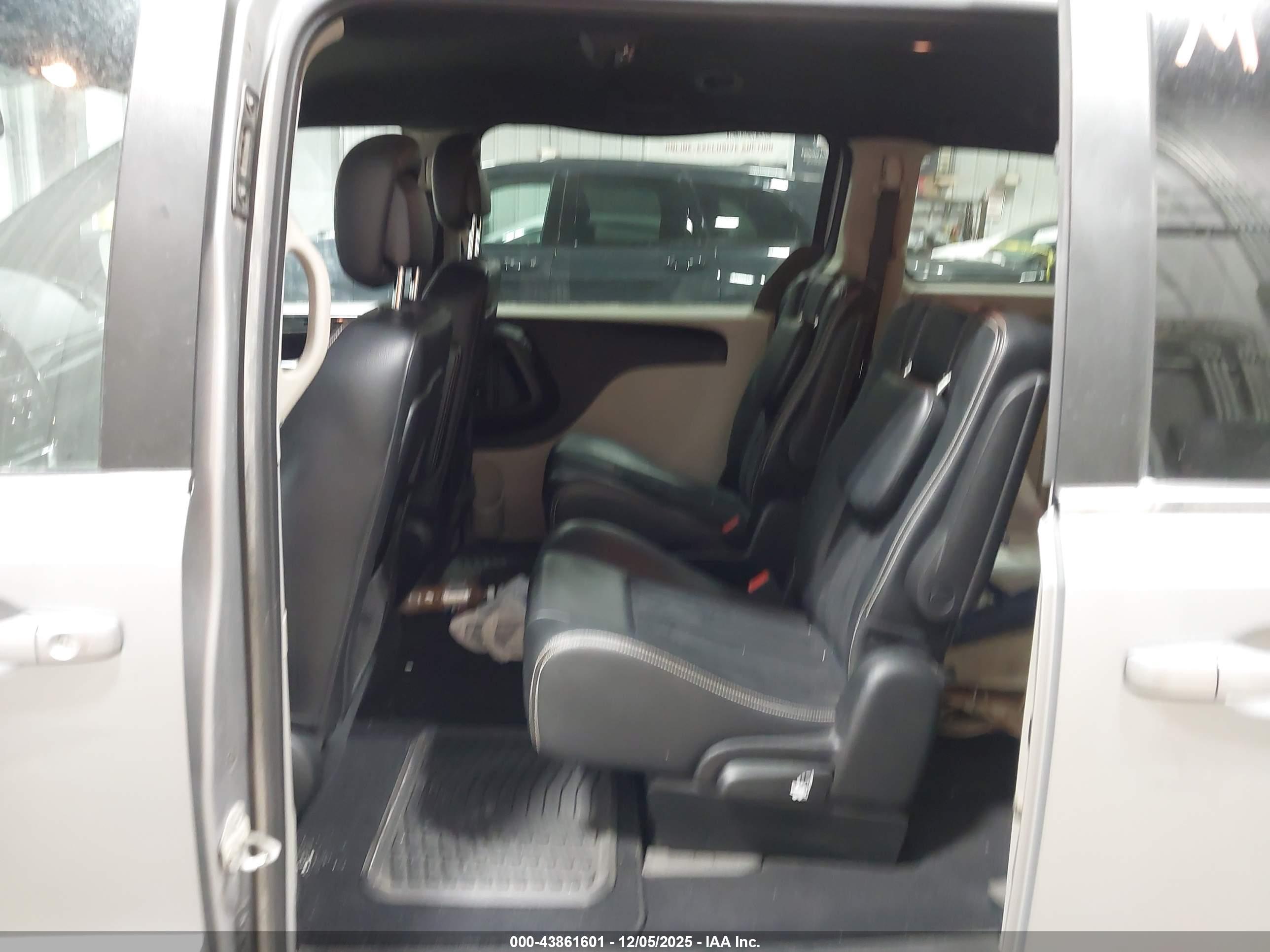 DODGE GRAND image 8