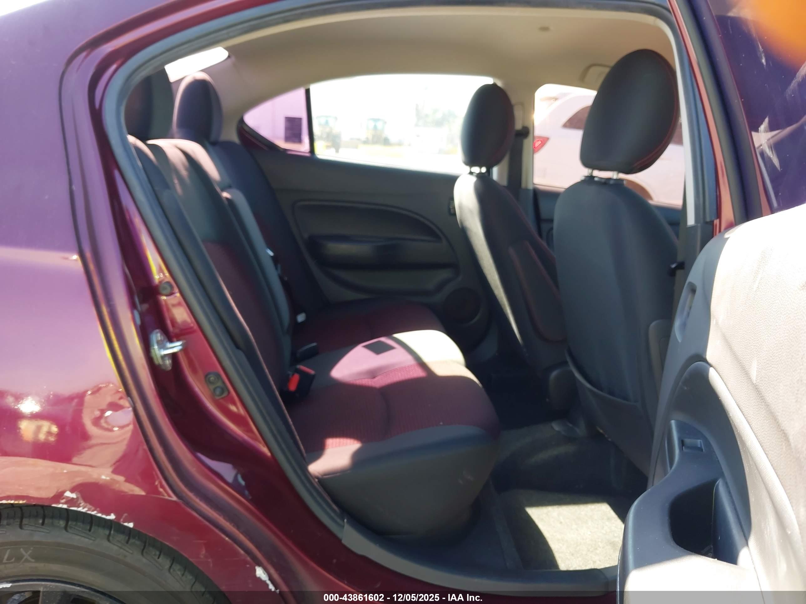 MITSUBISHI MIRAGE image 8